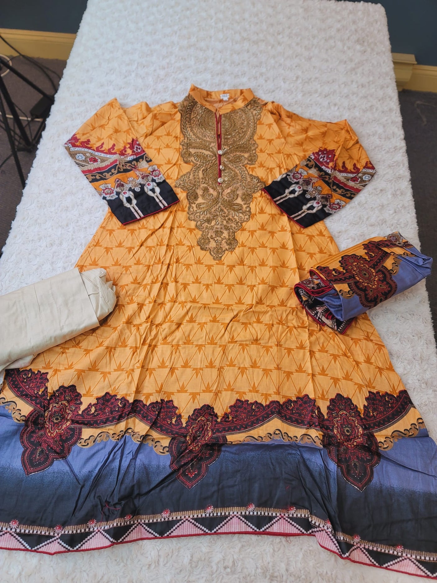 Pakistani lawn Embroidered Salwar kameez Ready To Ship