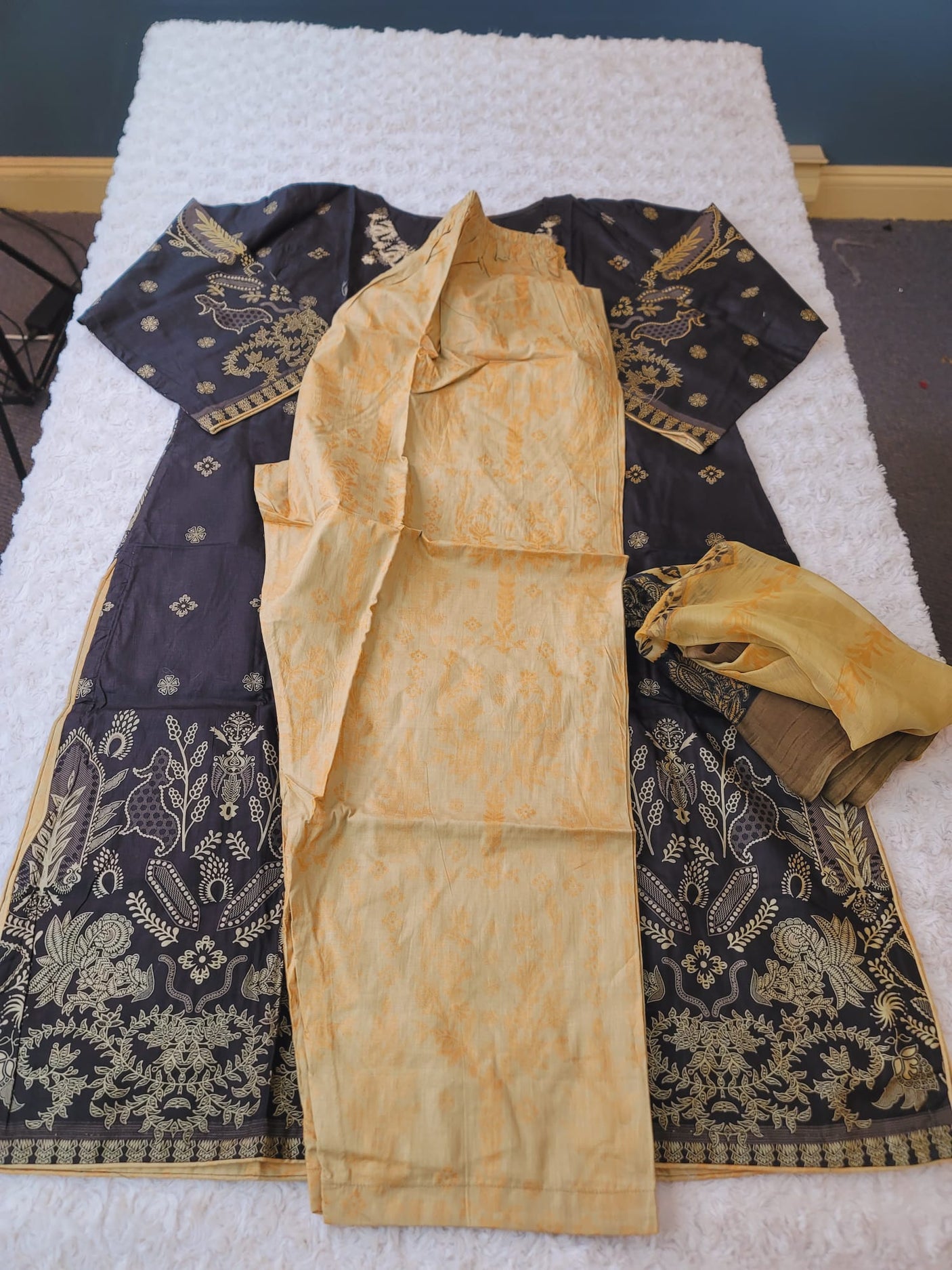 Pakistani Stitched lawn Embroidered Salwar kameez ready to ship