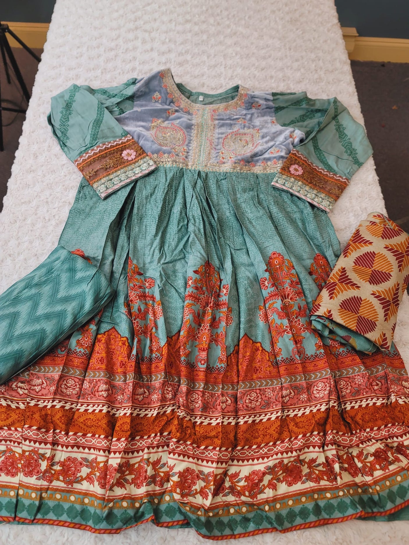 Pakistani linen Embroidered Salwar kameez Ready To Ship