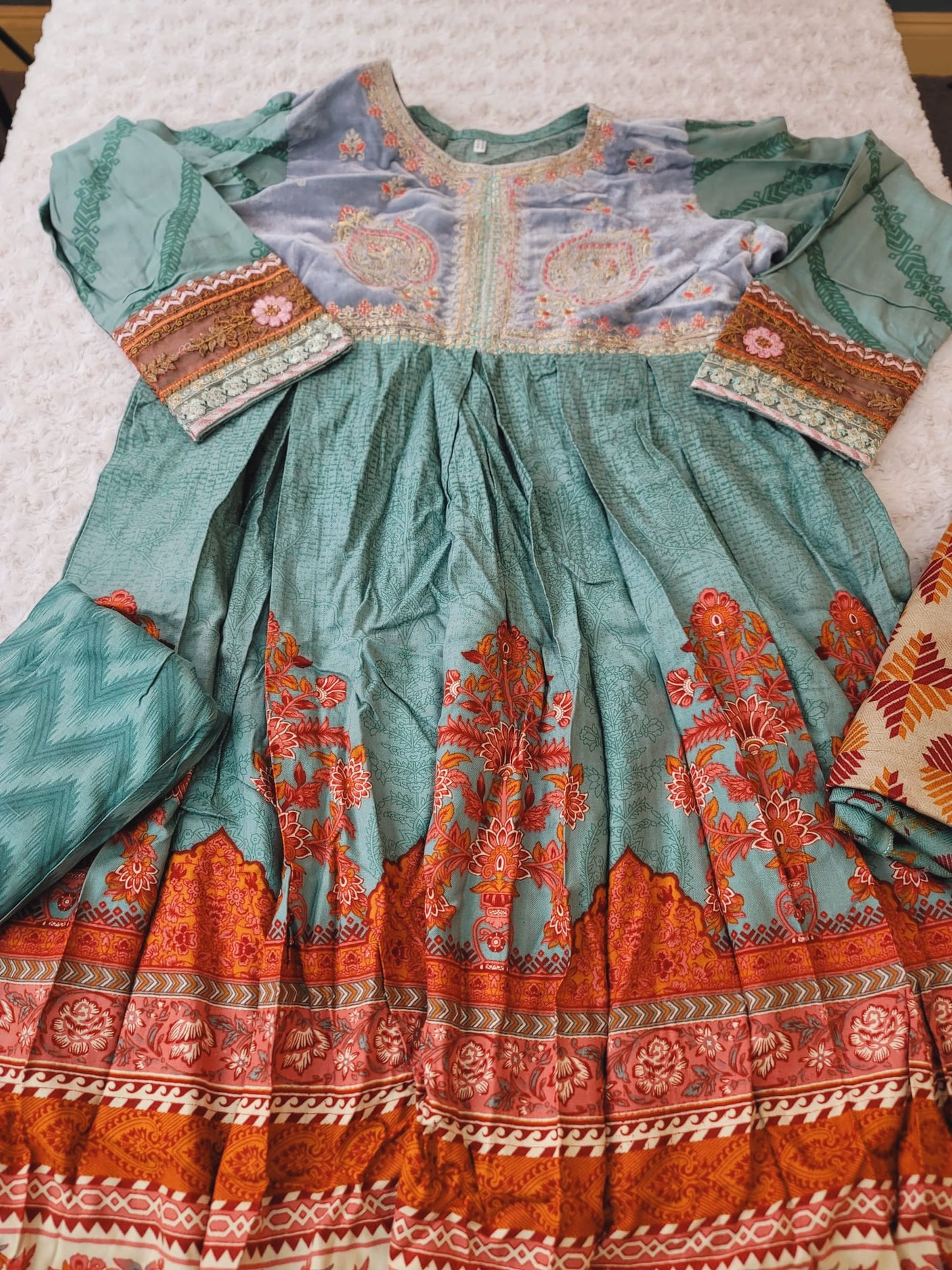 Pakistani linen Embroidered Salwar kameez Ready To Ship