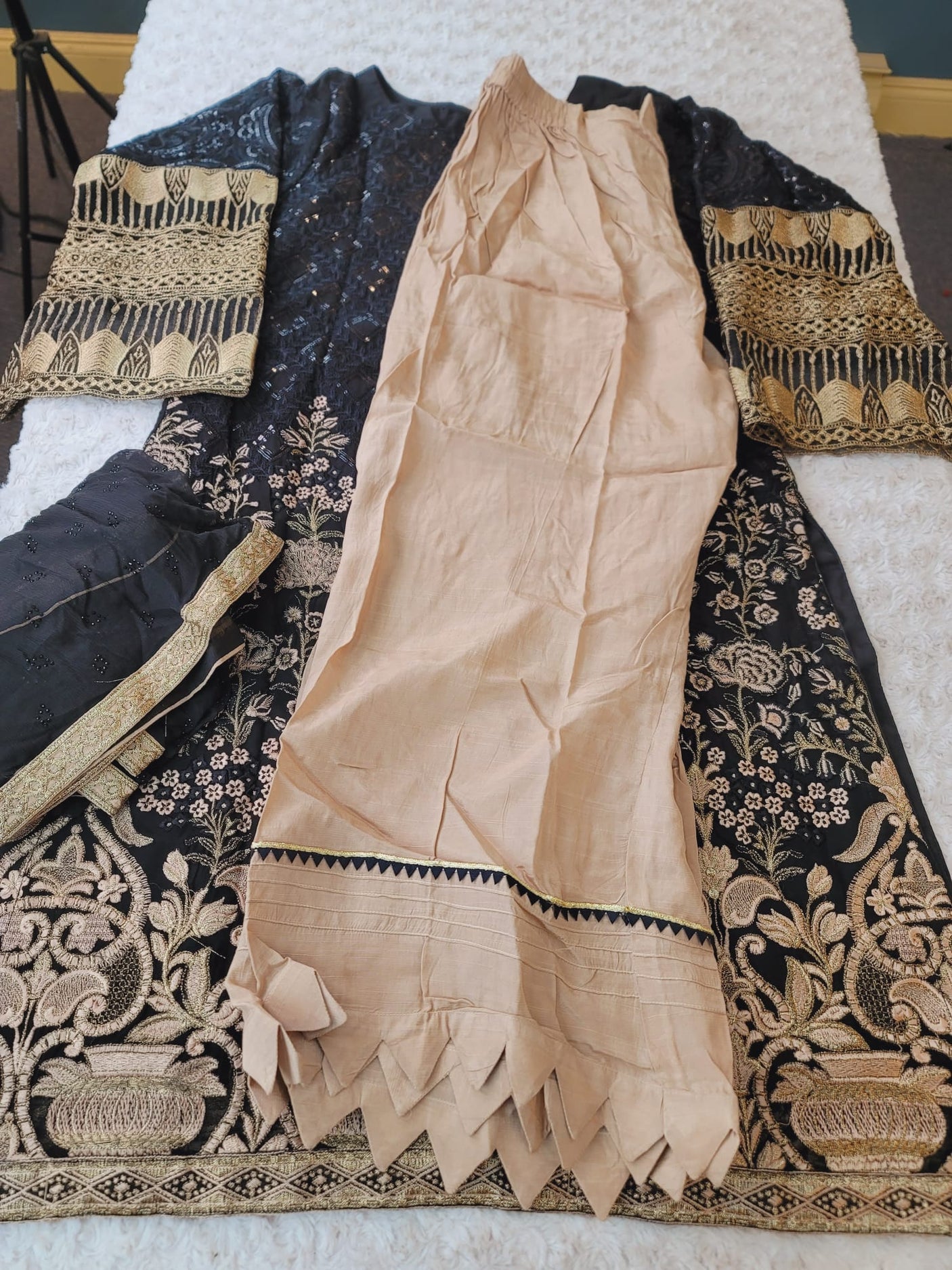 Pakistani Luxury Chiffon Embroidered Suit Ready To Ship