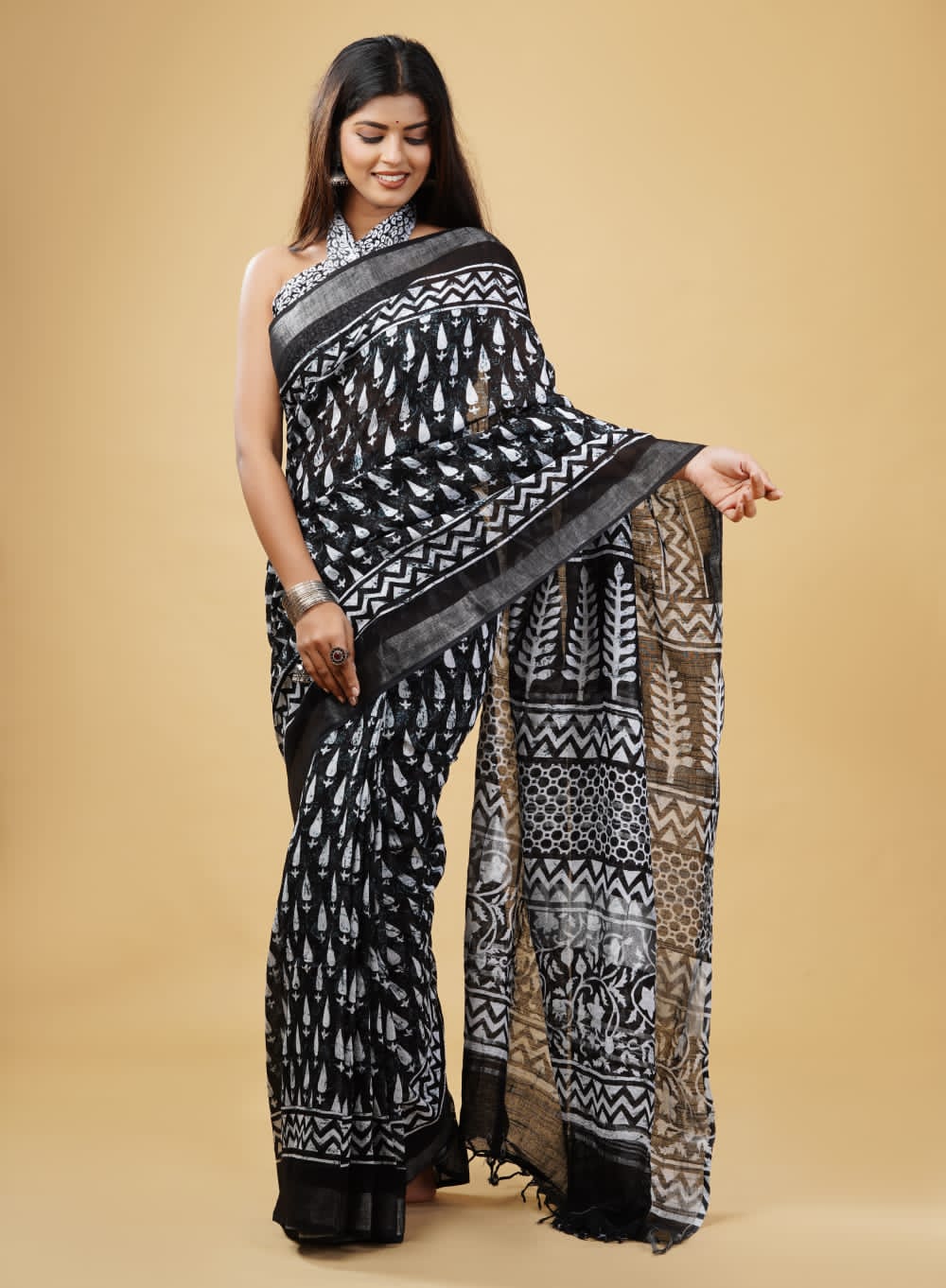 khadi ghicha Saree with running blouse