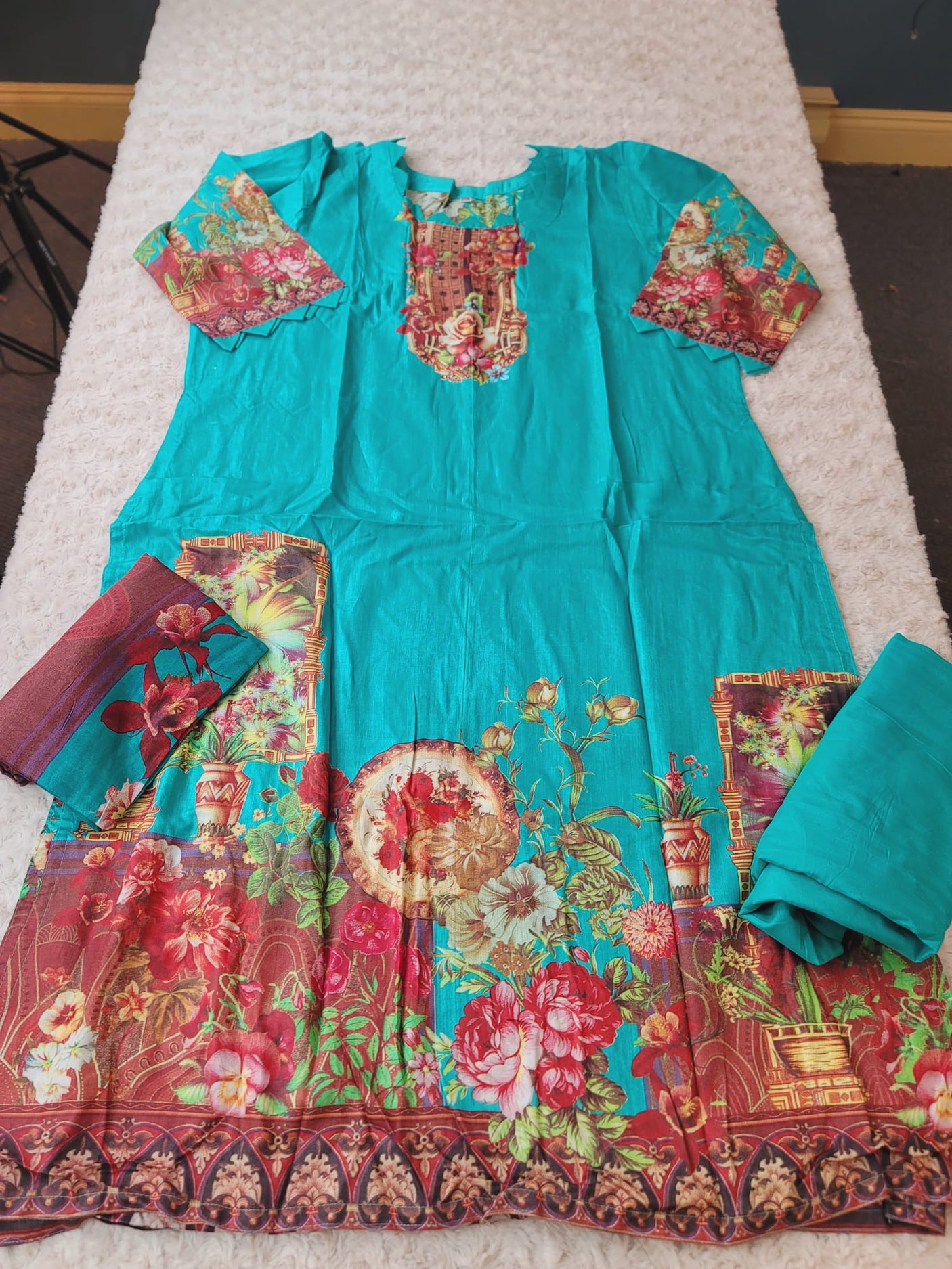 Pakistani Stitched Printed Lawn Salwar kameez ready to ship