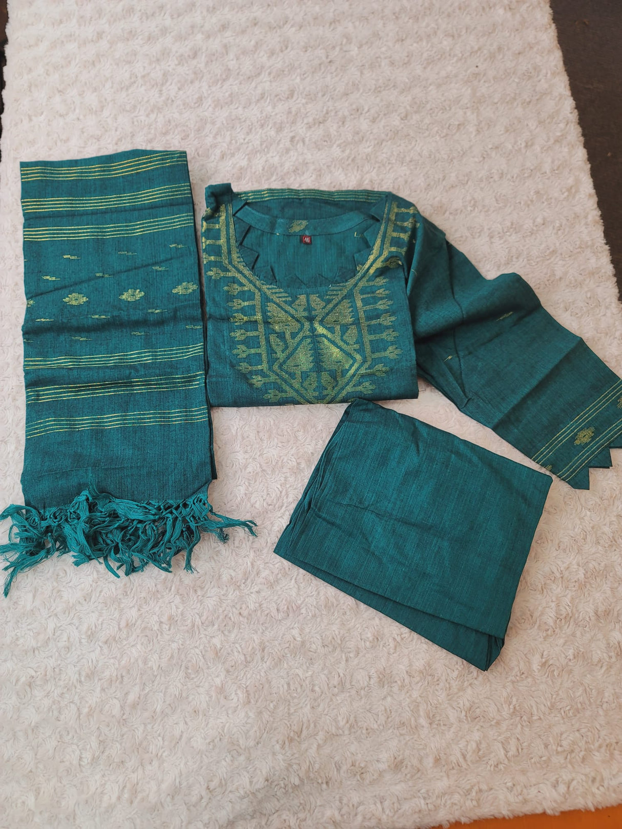 Bangladeshi Jamdani salwar kamiz