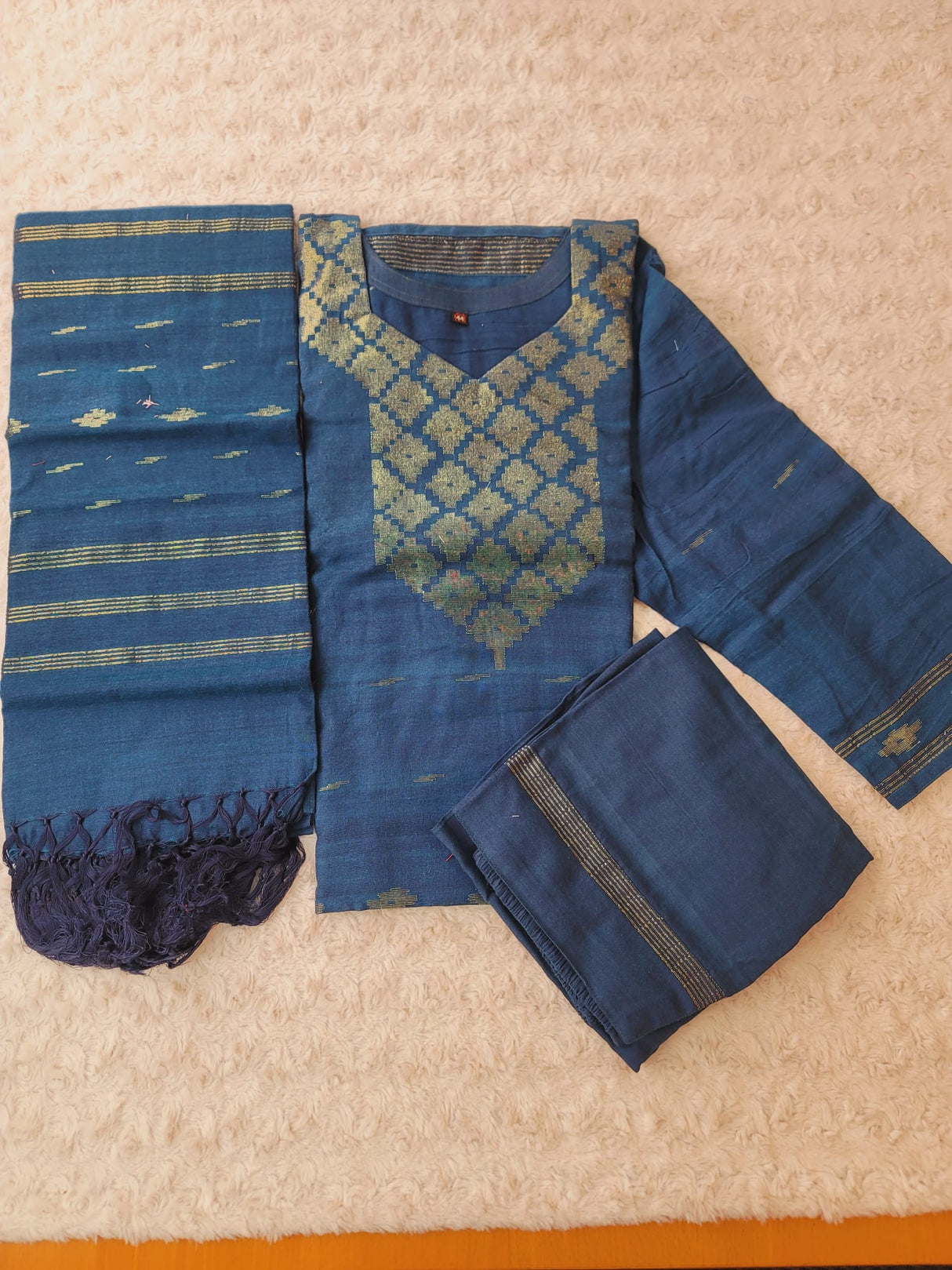 Bangladeshi Jamdani salwar kamiz