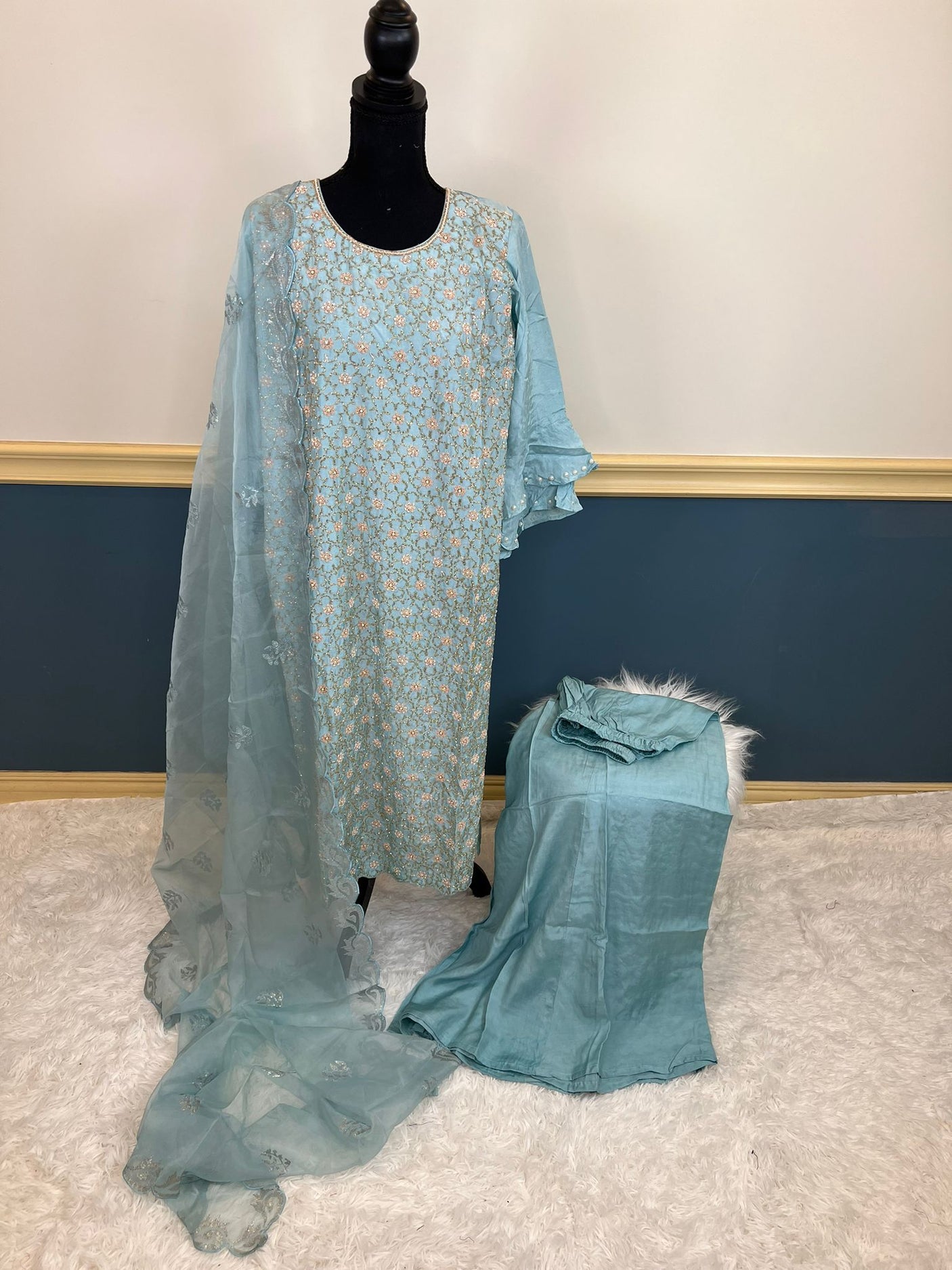 Pure zardousi Delhi Boutique