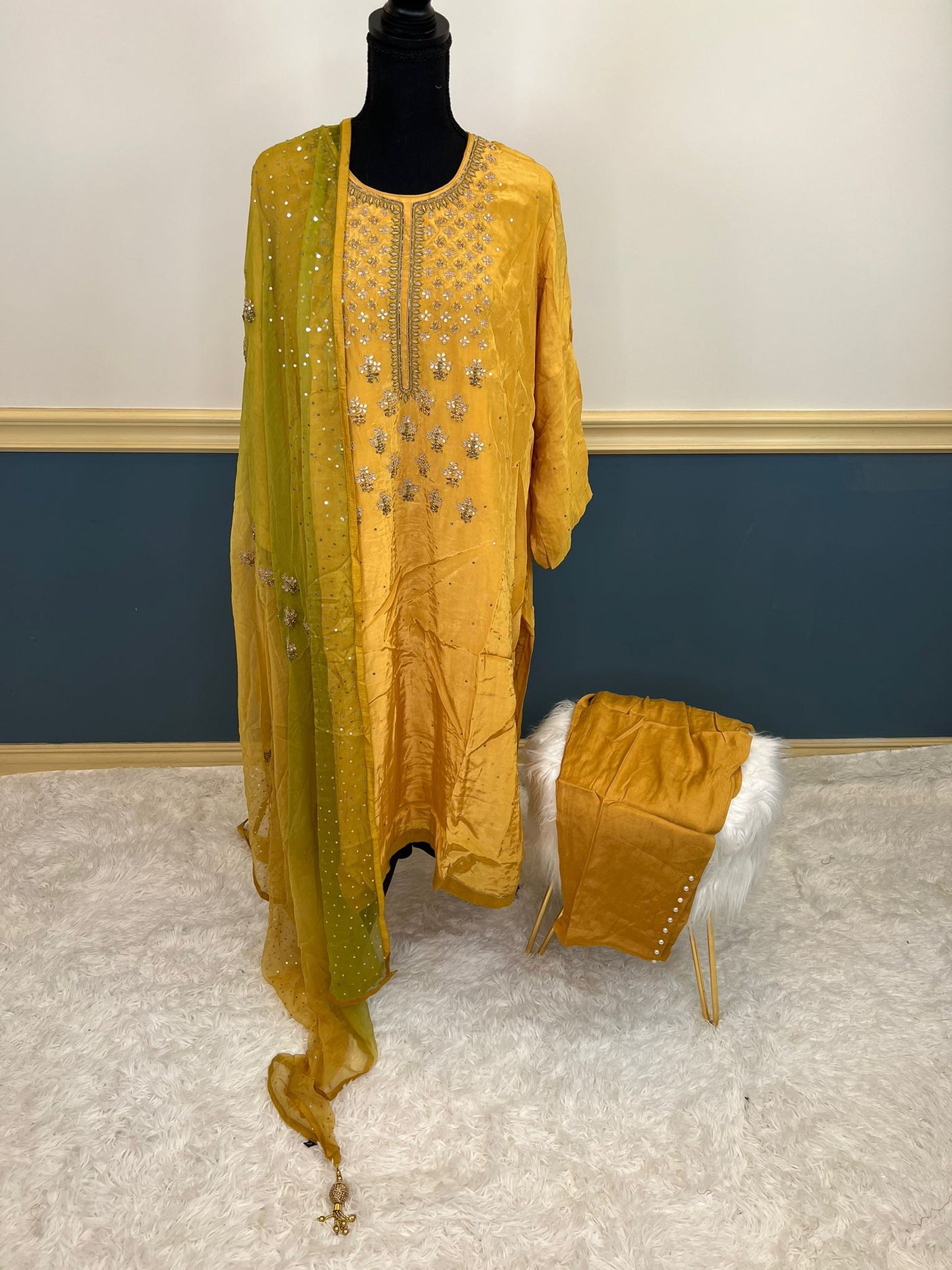 Pure zardousi Delhi Boutique