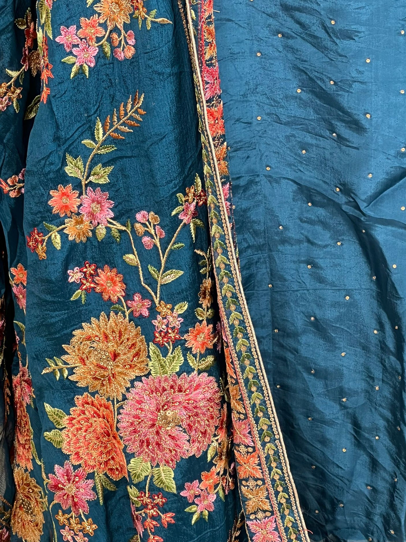 Pure zardousi Delhi Boutique