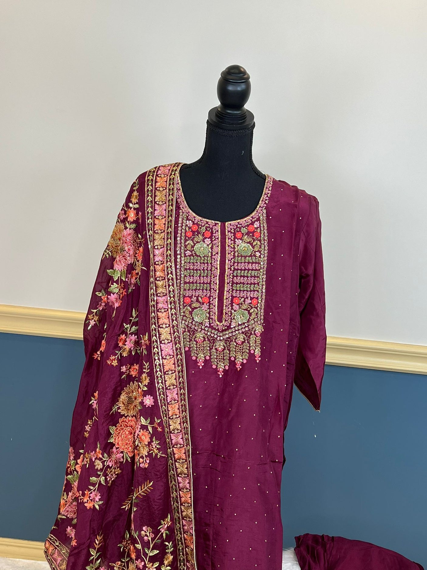 Pure zardousi Delhi Boutique