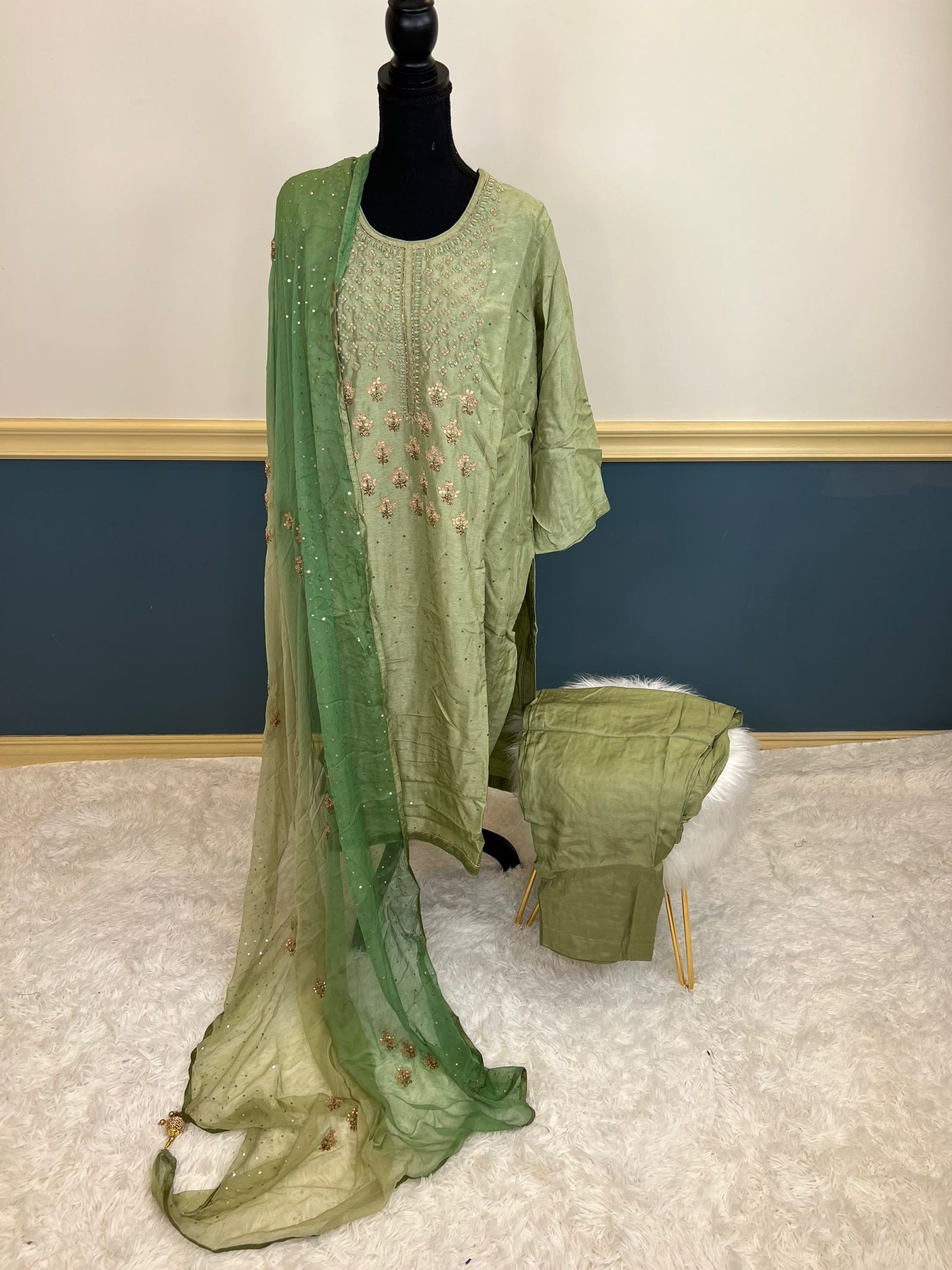 Pure zardousi Delhi Boutique