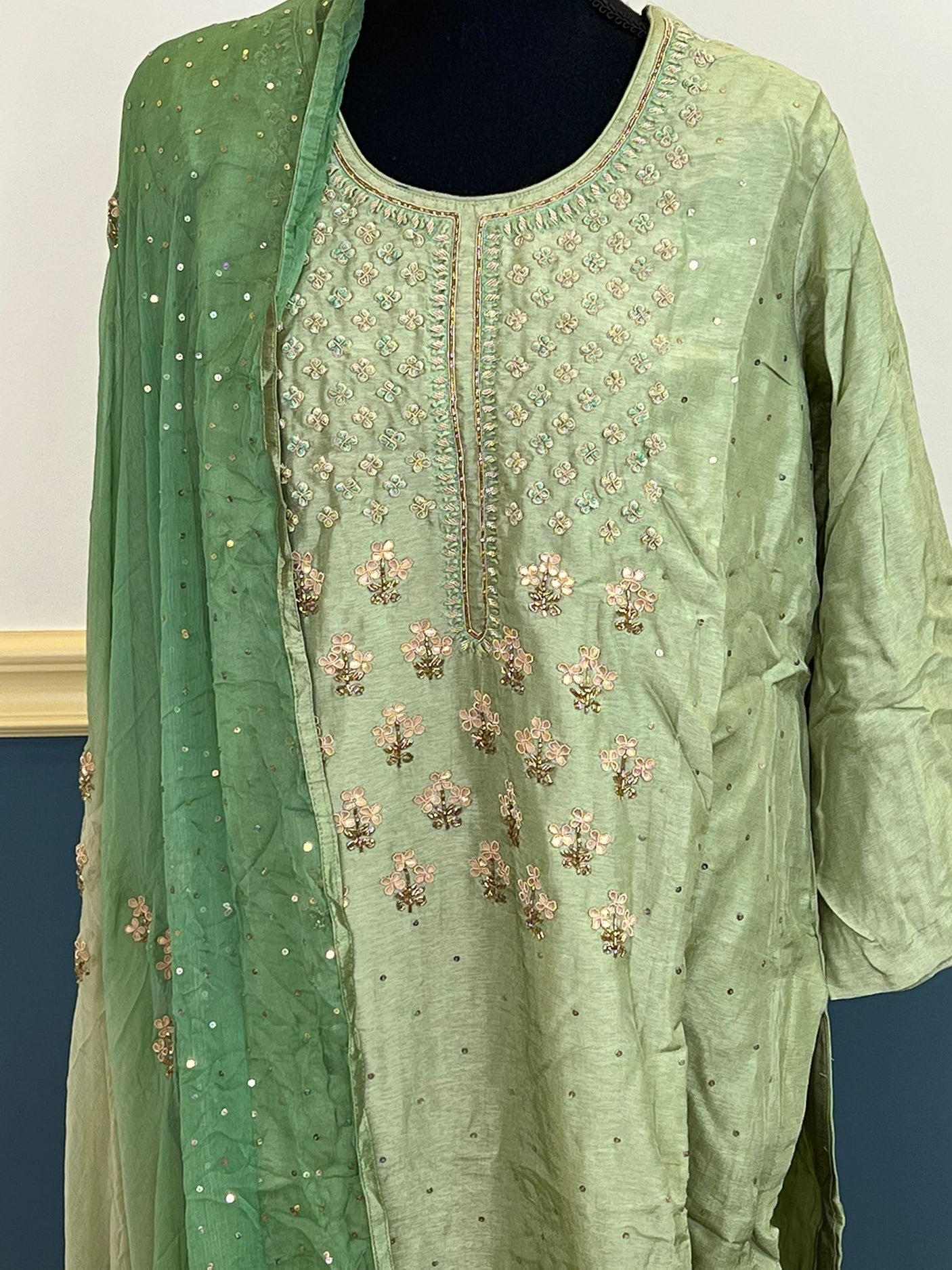 Pure zardousi Delhi Boutique