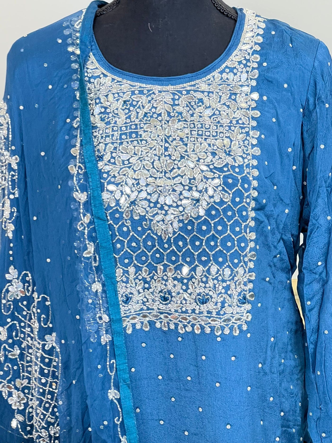 Pure zardousi Delhi Boutique