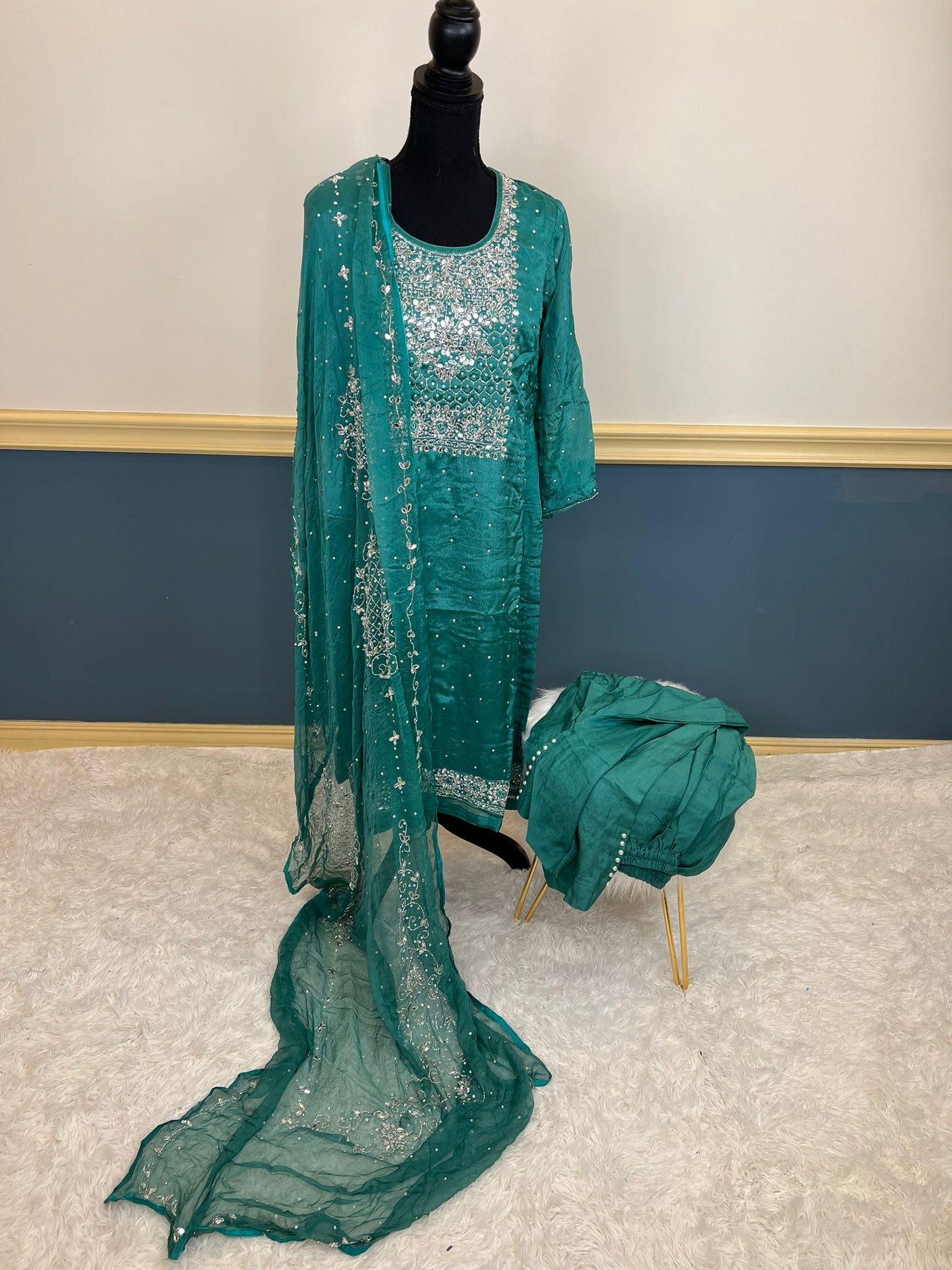 Pure zardousi Delhi Boutique