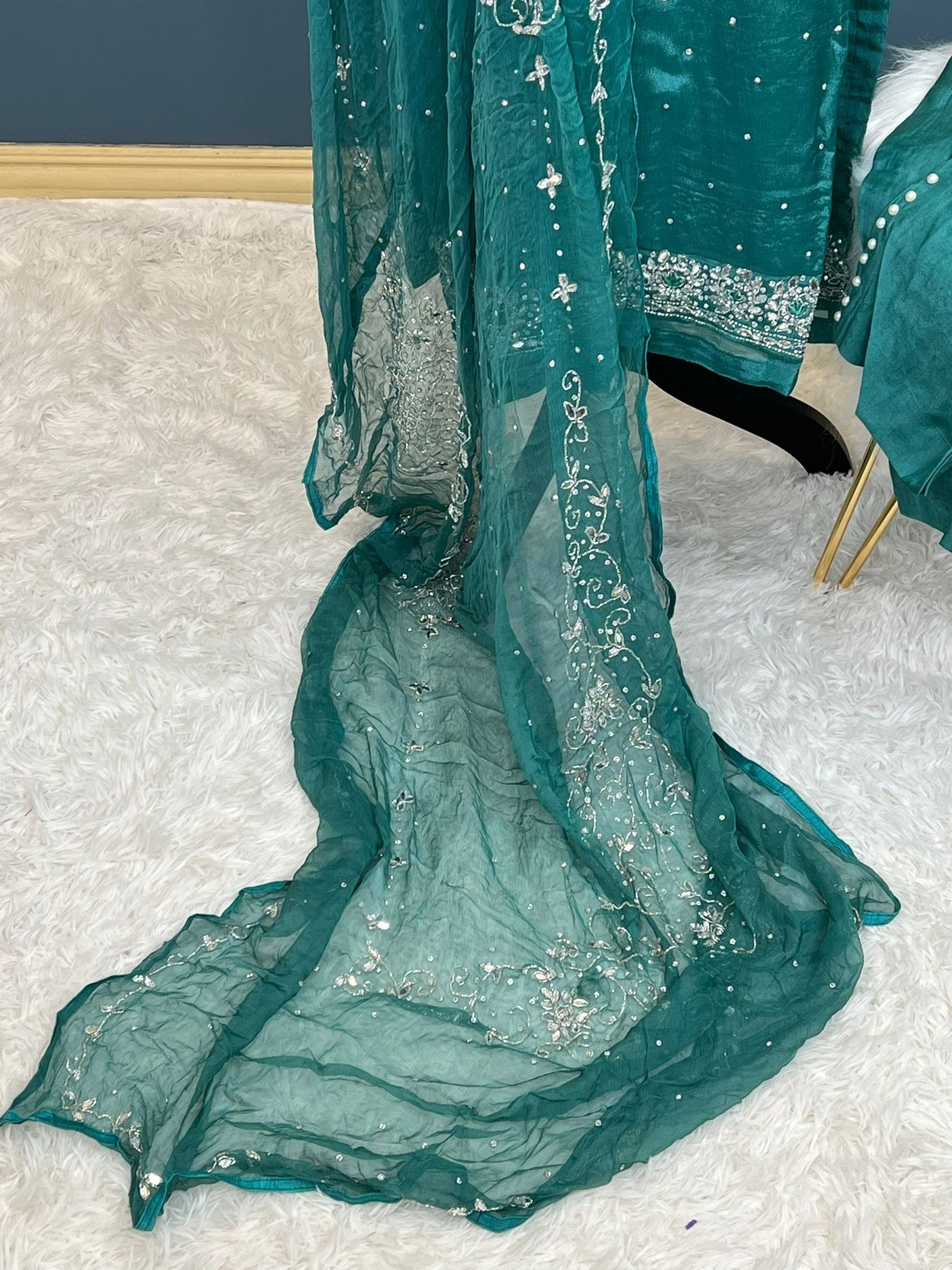 Pure zardousi Delhi Boutique