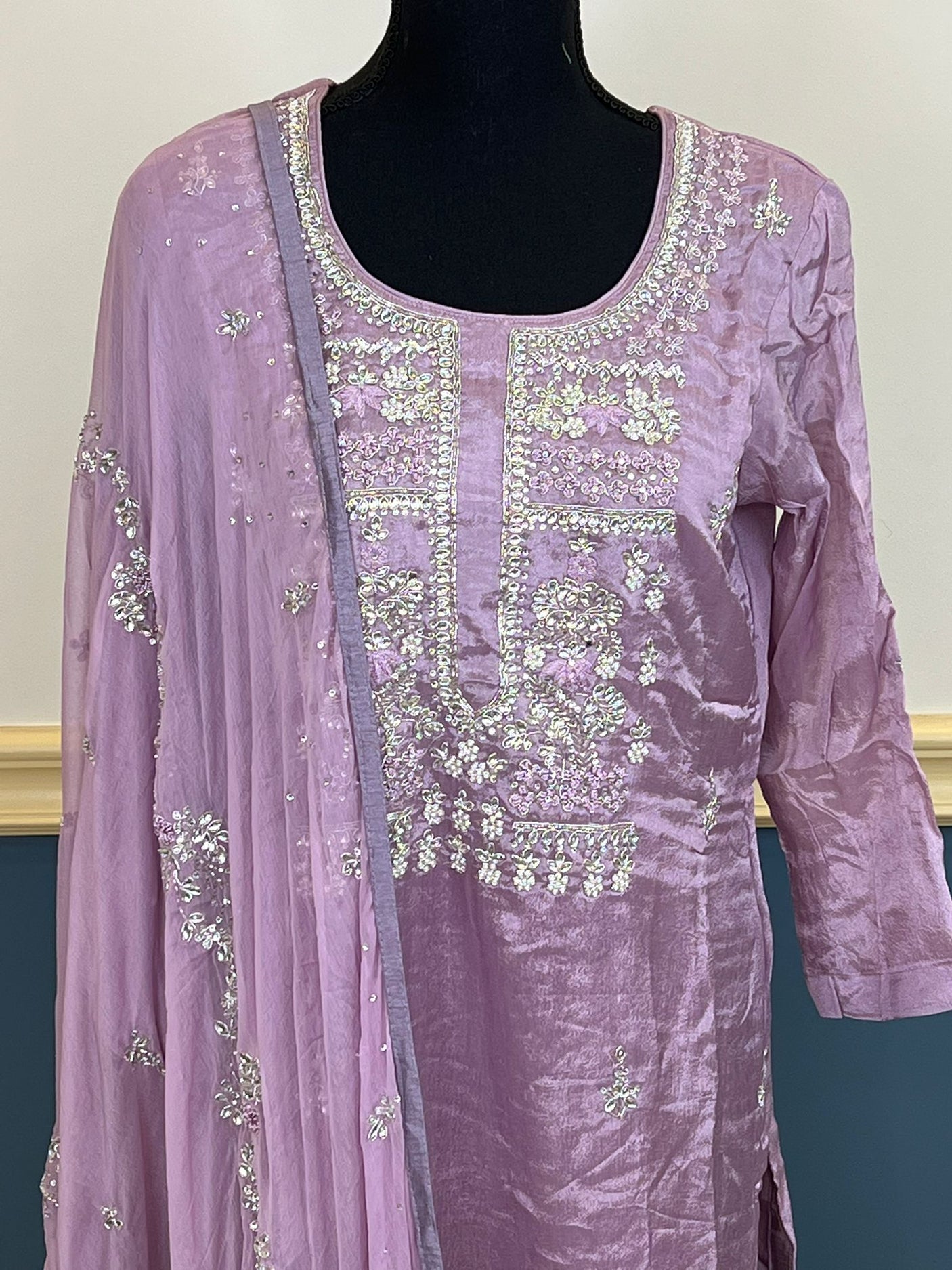 Pure zardousi Delhi Boutique