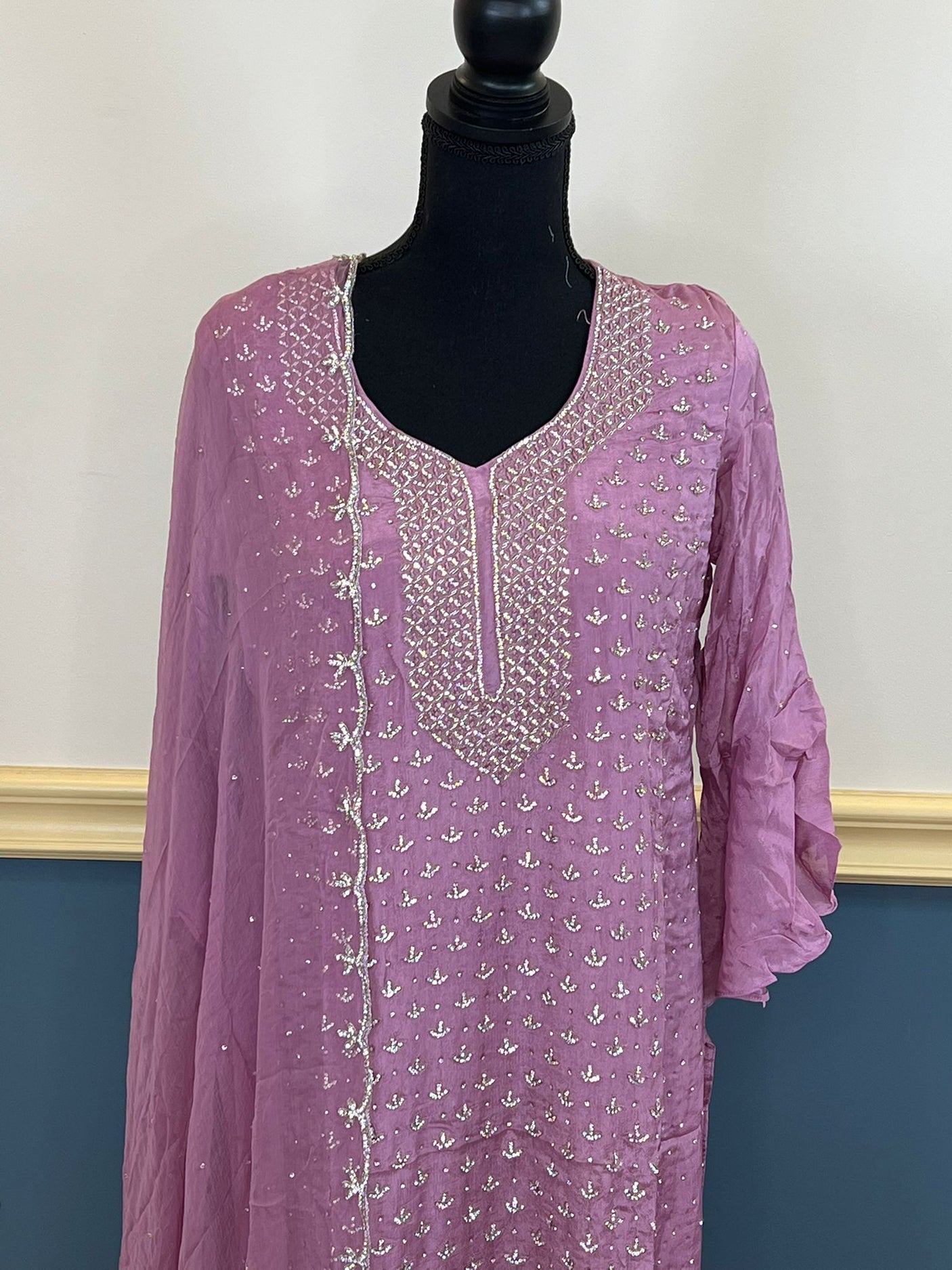 Pure zardousi Delhi Boutique