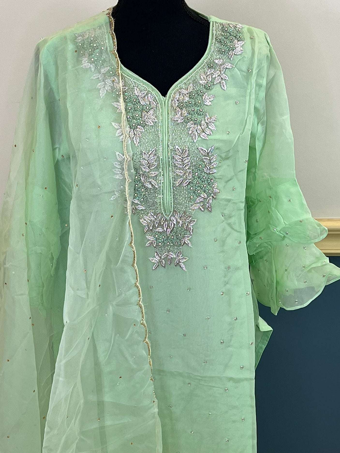 Pure zardousi Delhi Boutique