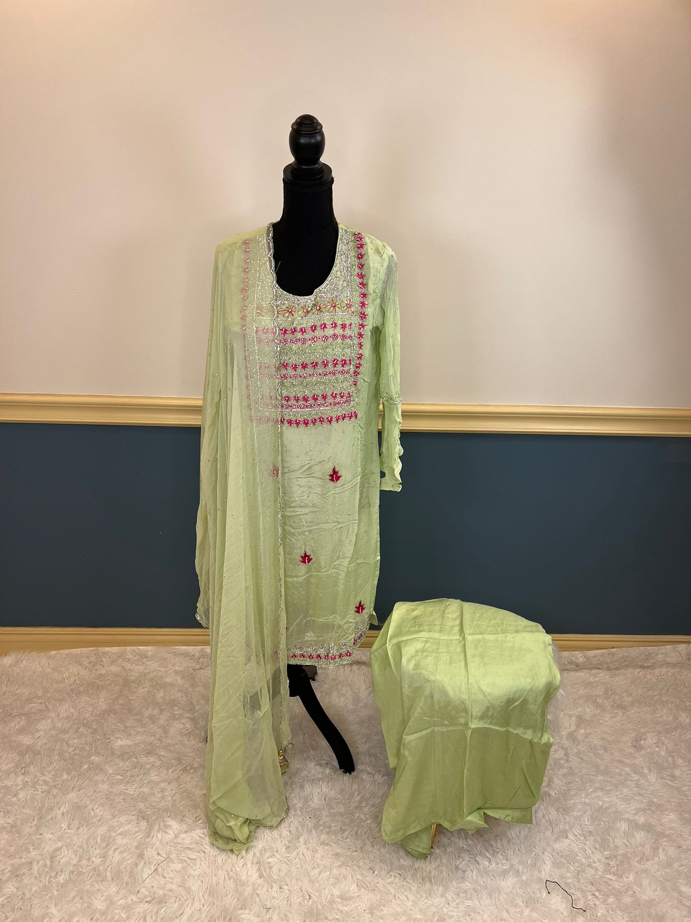 Pure zardousi Delhi Boutique