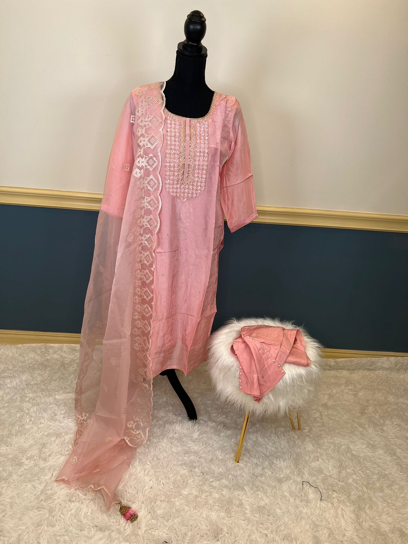 Pure zardousi Delhi Boutique