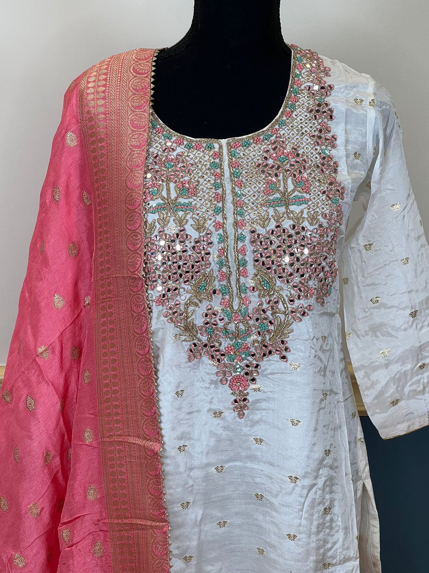 Pure zardousi Delhi Boutique