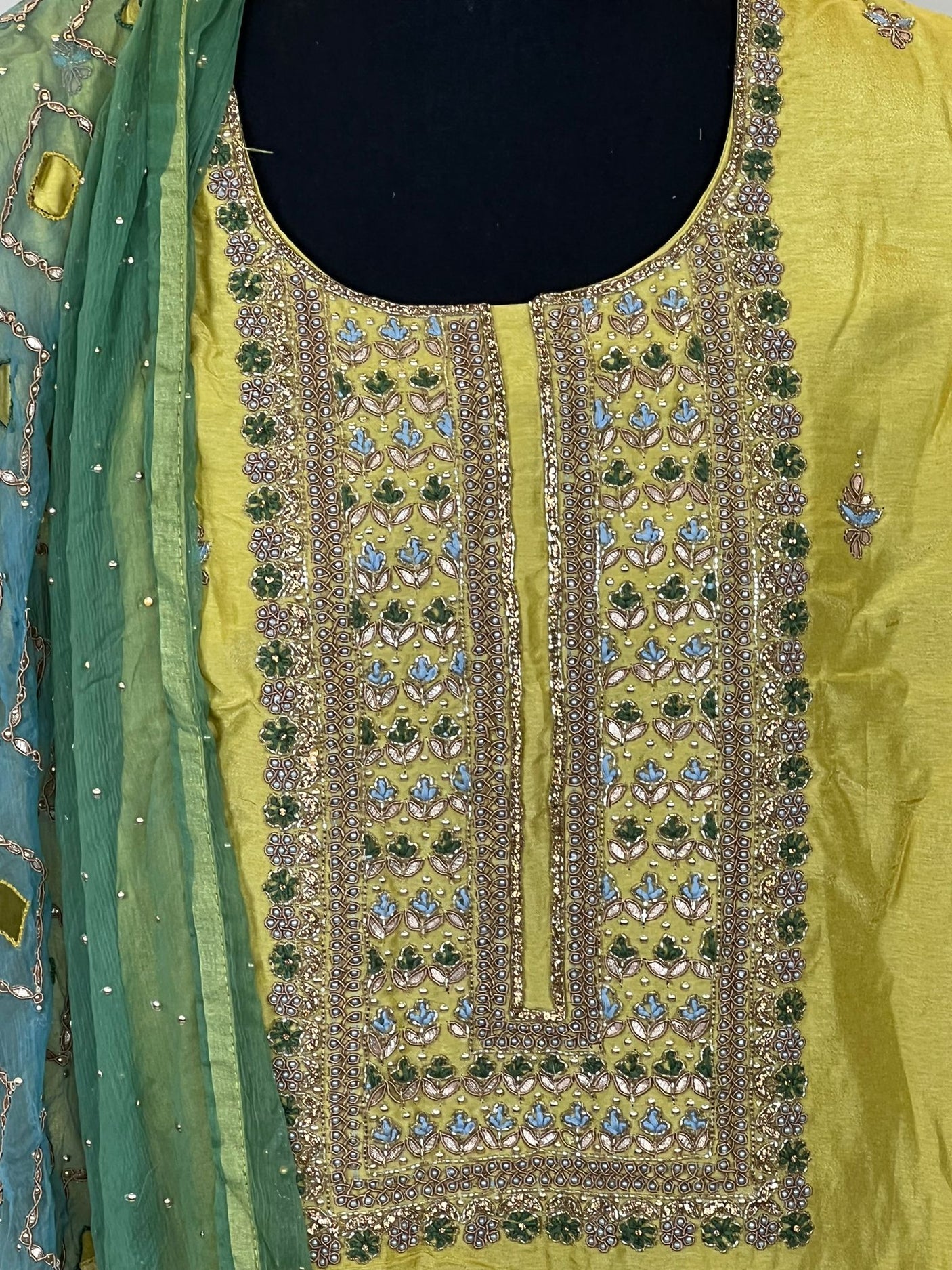 Pure zardousi Delhi Boutique