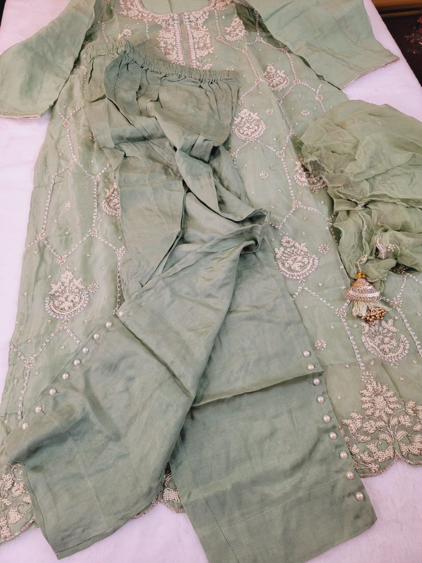 Pure zardousi Delhi Boutique