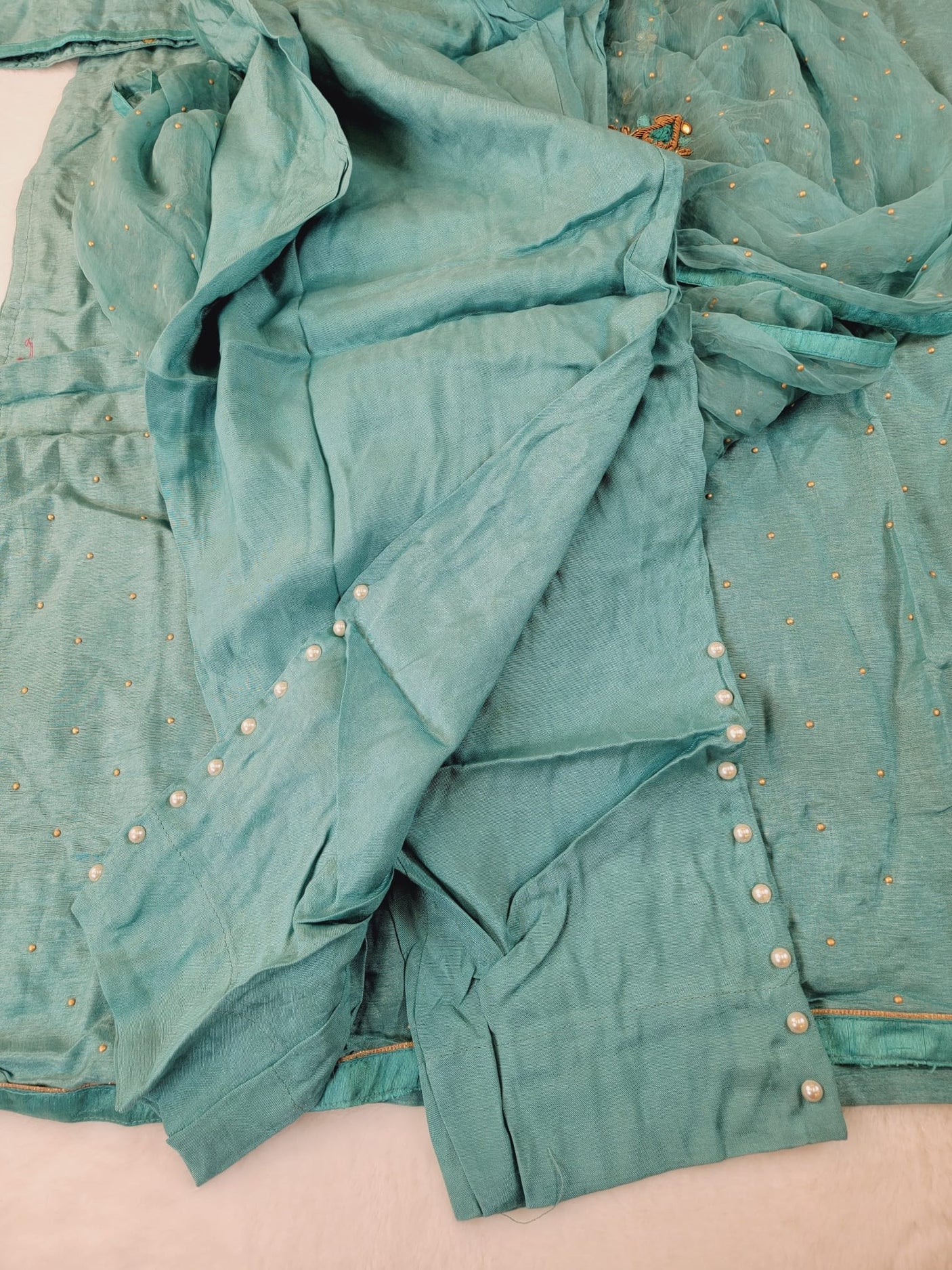 Pure zardousi Delhi Boutique