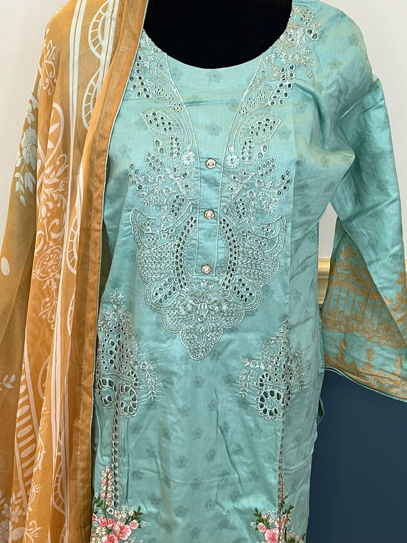 Pakistani Stitched Embroidered lawn Salwar kameez ready to ship
