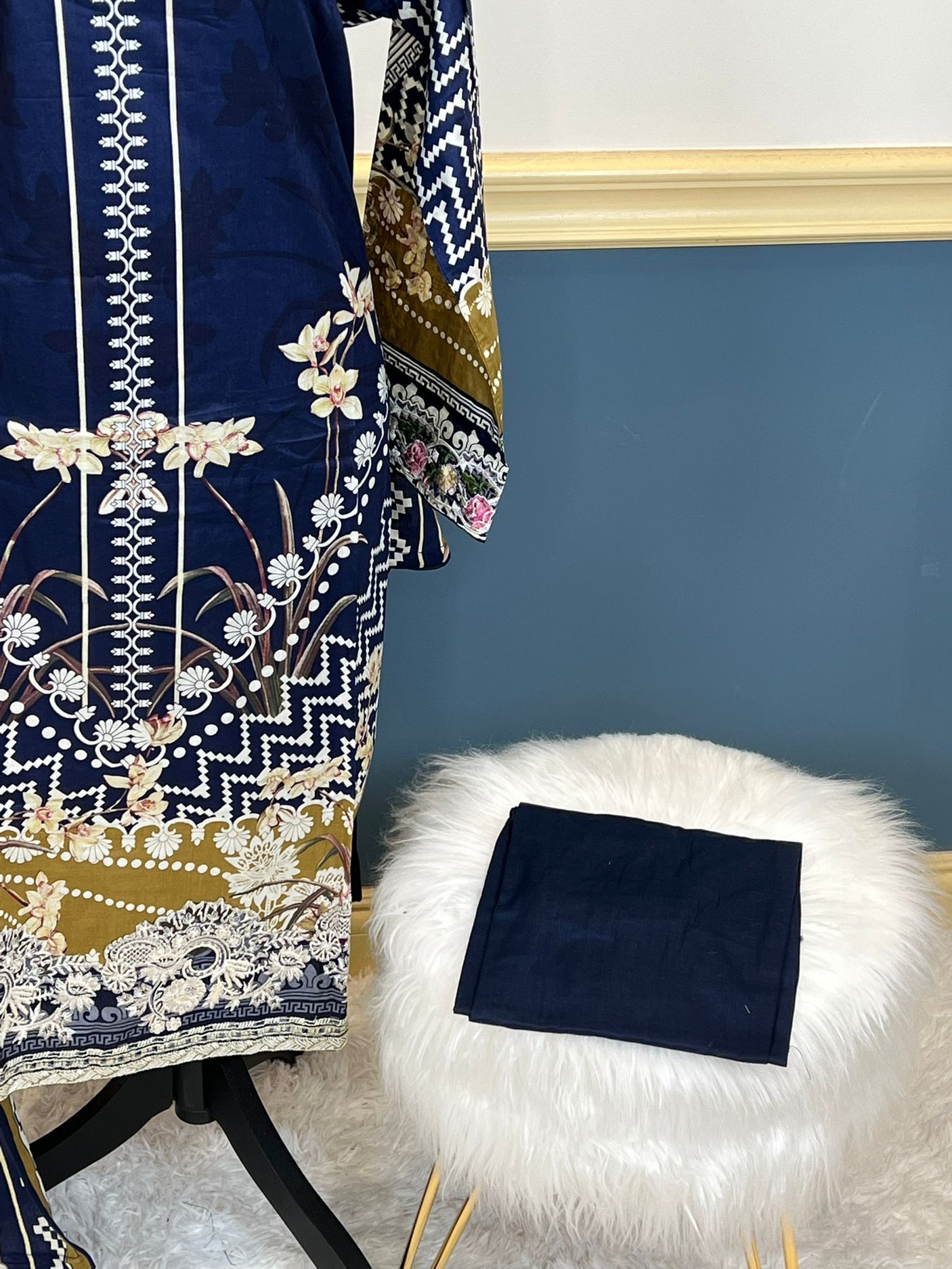 Pakistani Stitched Embroidered lawn Salwar kameez ready to ship