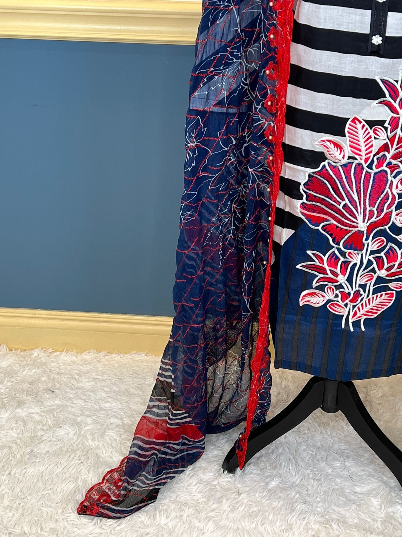 Pakistani Stitched Embroidered lawn Salwar kameez ready to ship