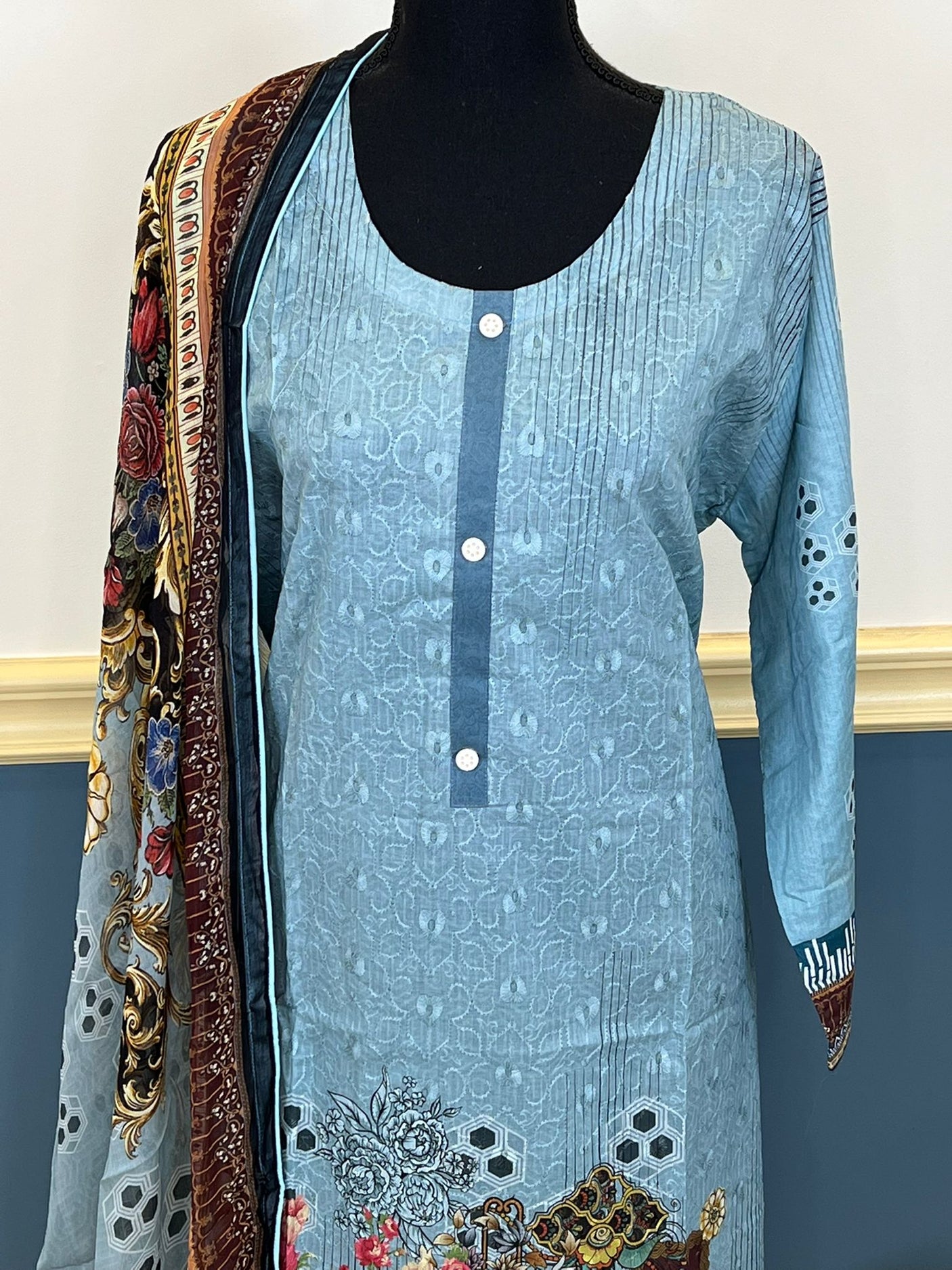 Pakistani Stitched Embroidered lawn Salwar kameez ready to ship