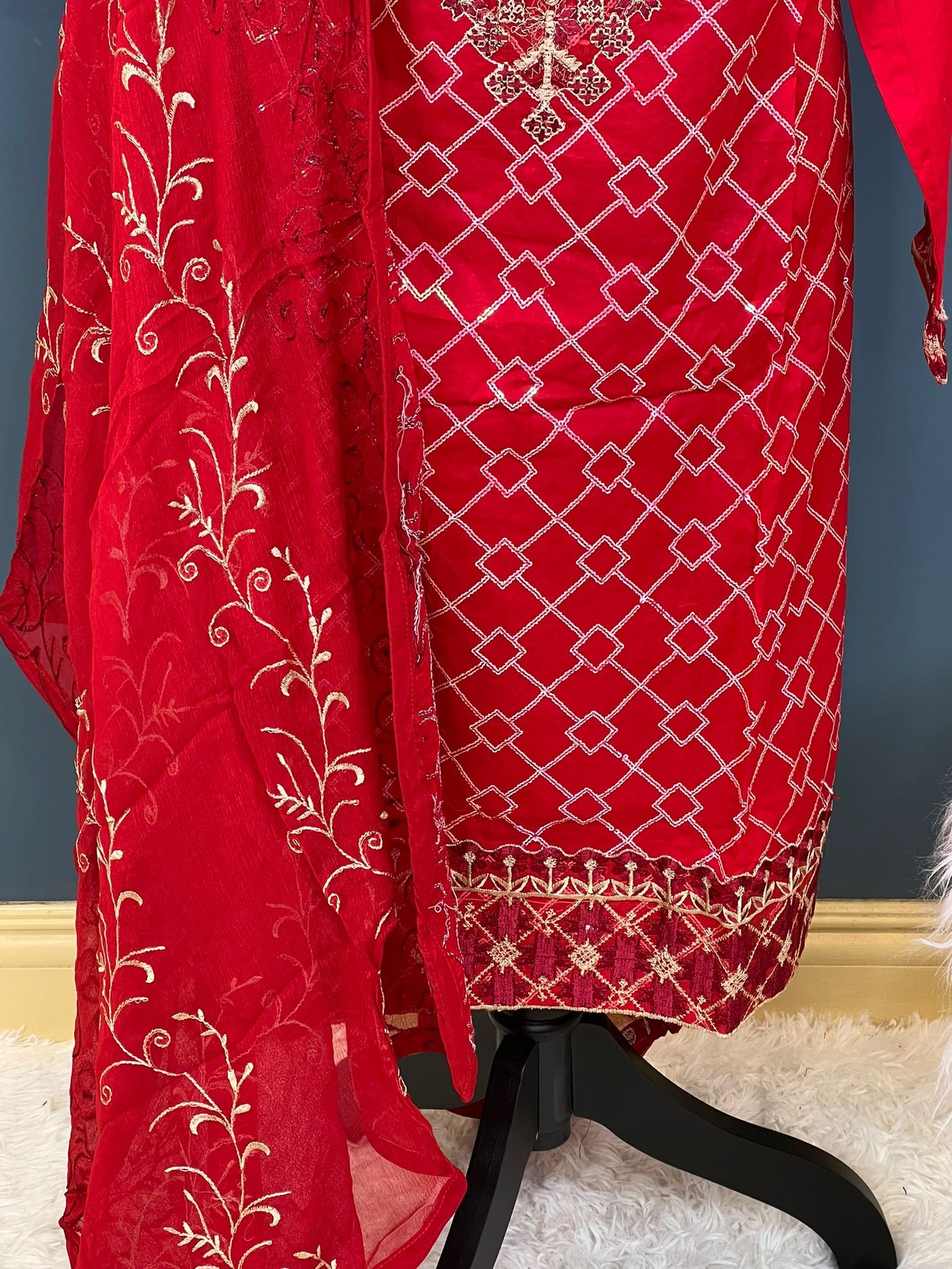 Pakistani Stitched Embroidered lawn Salwar kameez ready to ship