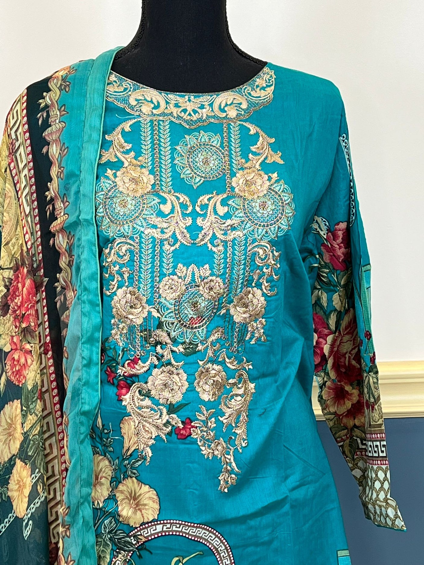 Pakistani Stitched Embroidered lawn Salwar kameez ready to ship