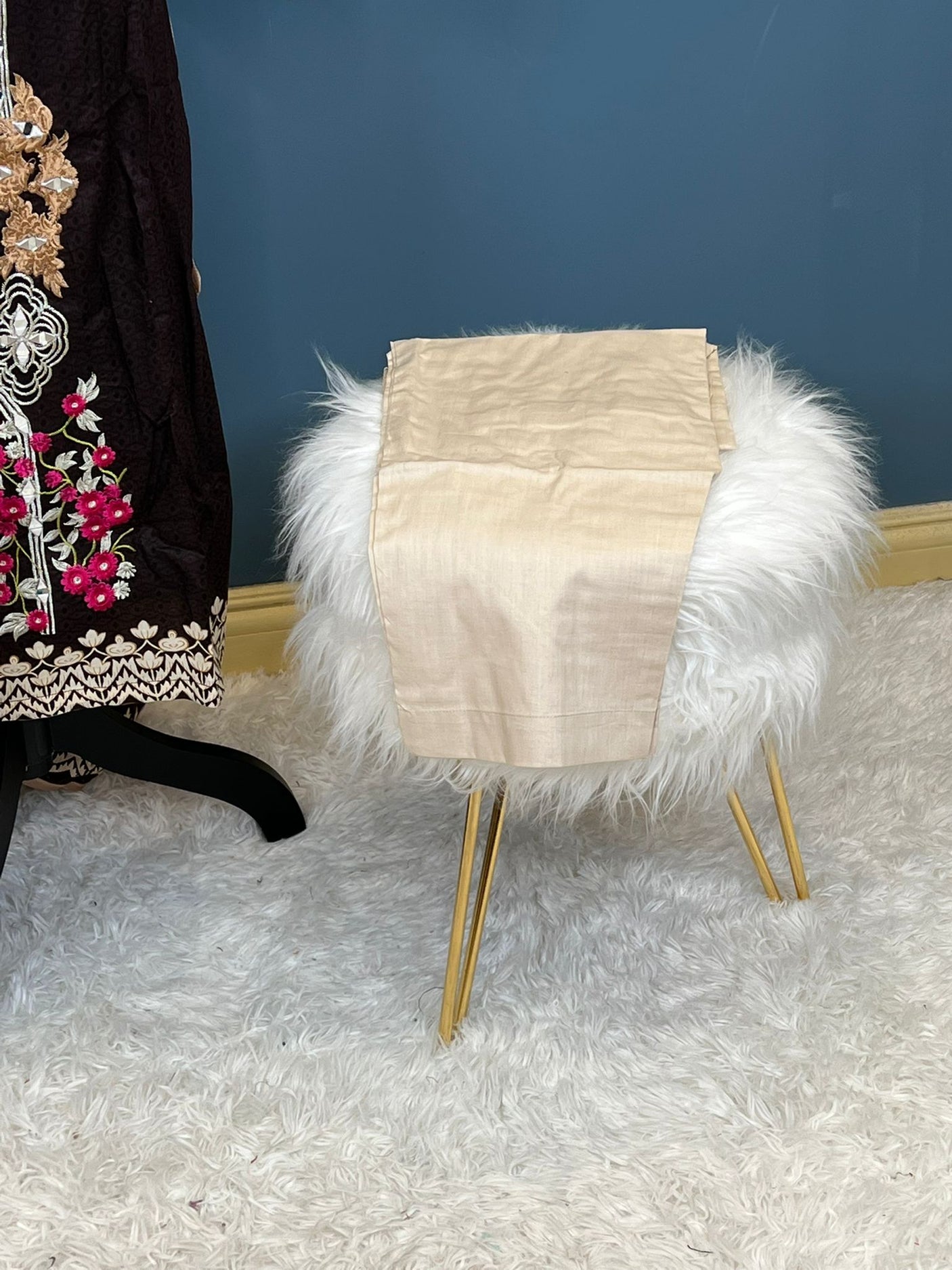 Pakistani Stitched Embroidered lawn Salwar kameez ready to ship