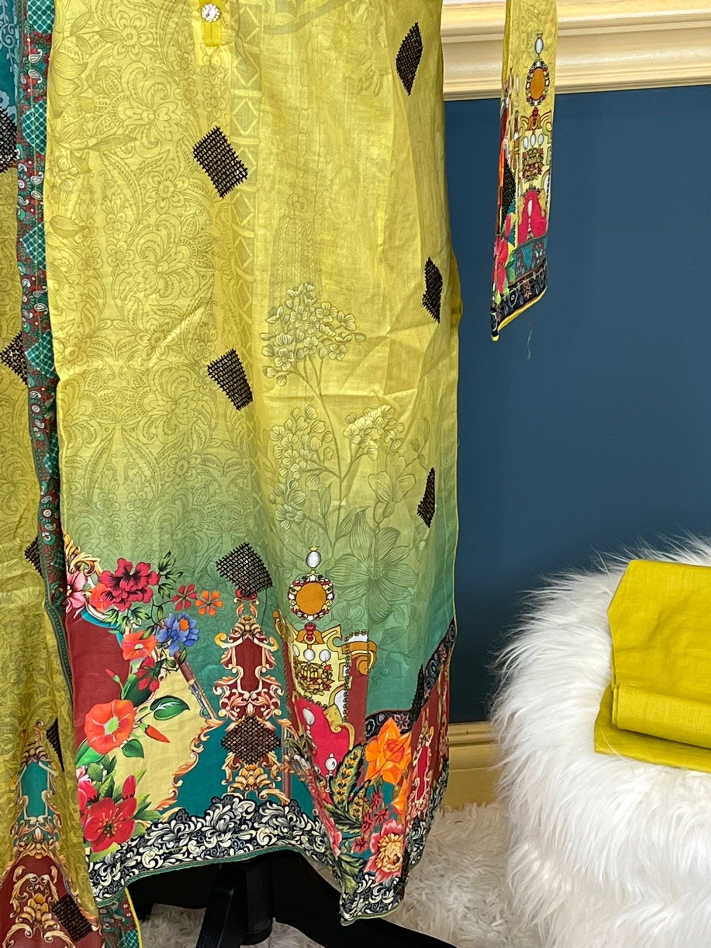 Pakistani Stitched Embroidered lawn Salwar kameez ready to ship