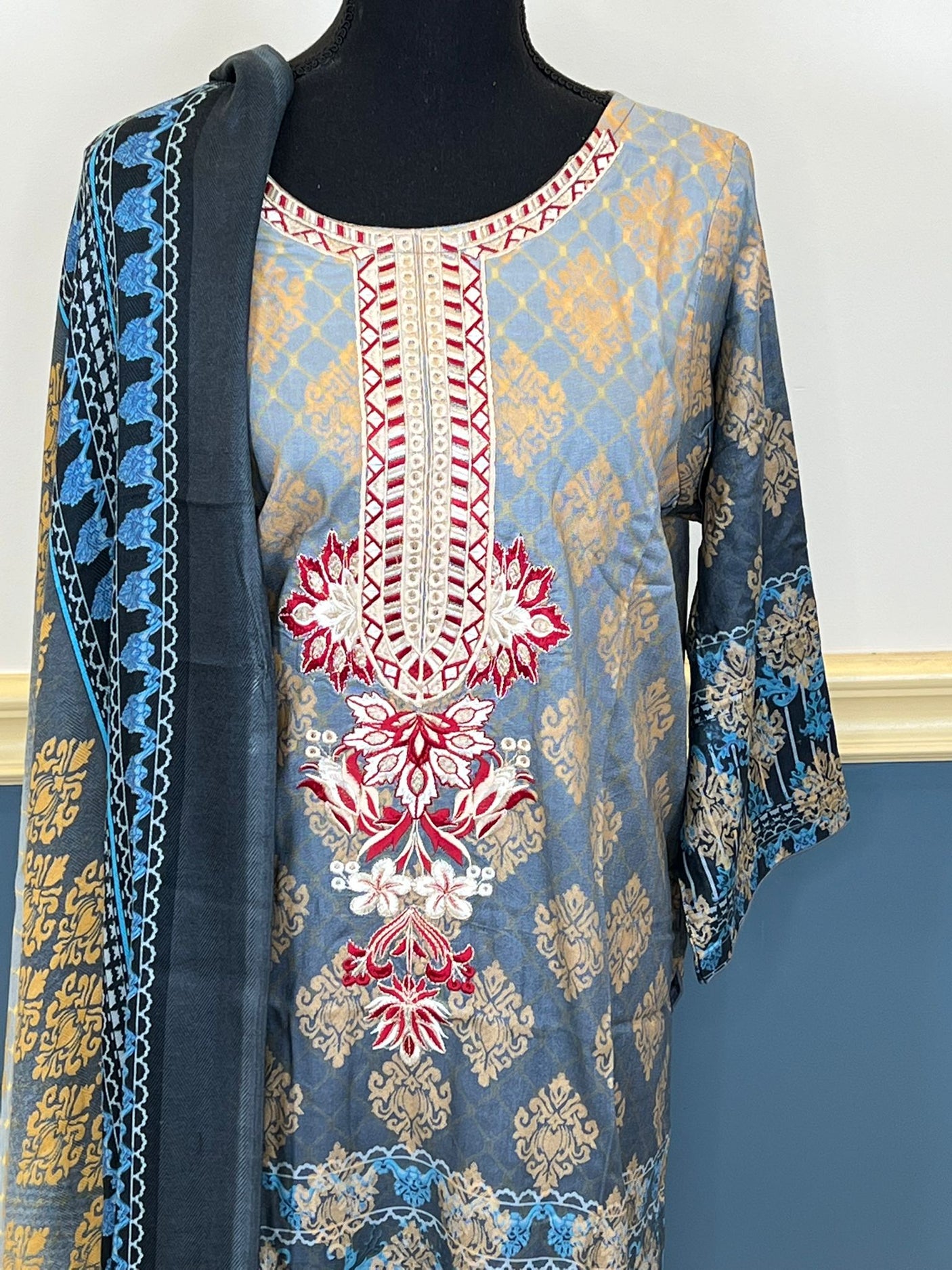 Pakistani linen Embroidered Salwar kameez Ready To Ship