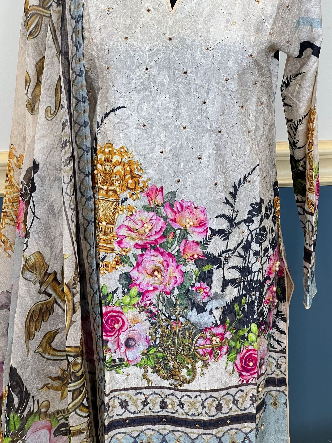 Pakistani Stitched Embroidered lawn Salwar kameez ready to ship