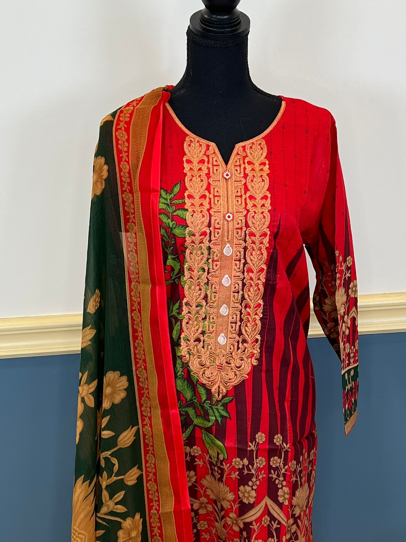 Pakistani Stitched Embroidered lawn Salwar kameez ready to ship