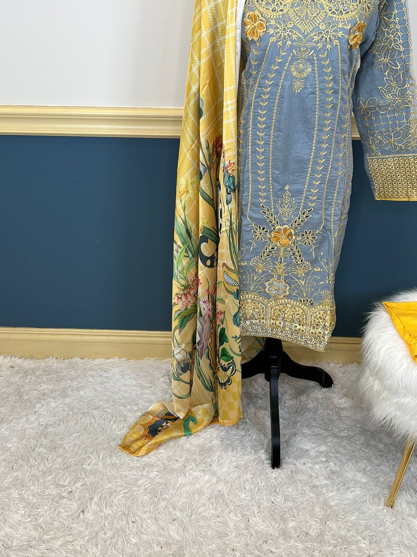 Pakistani Stitched Embroidered lawn Salwar kameez ready to ship