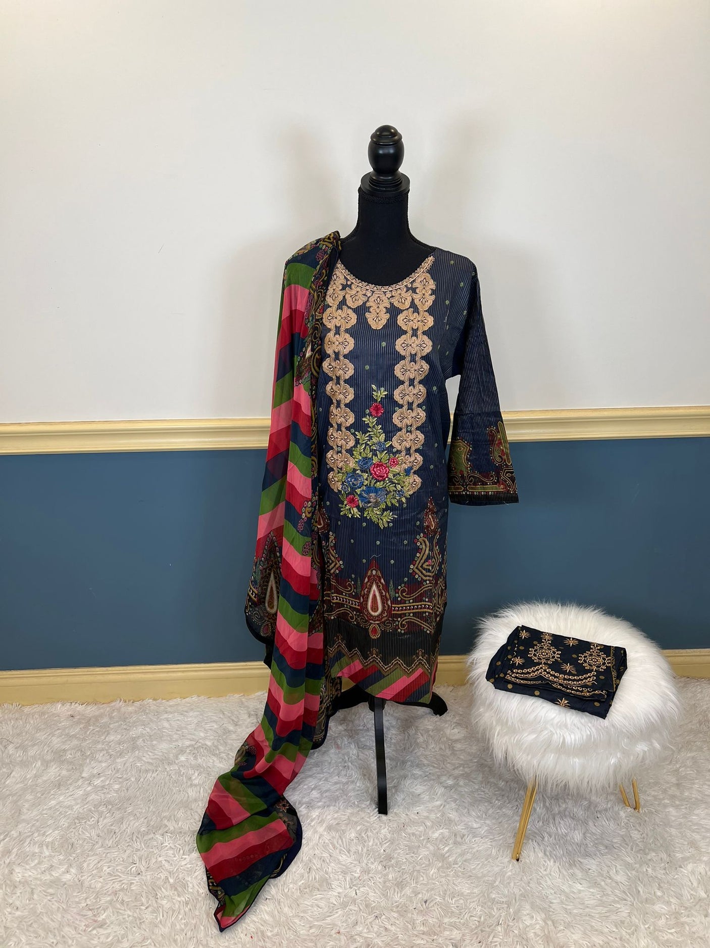 Pakistani Stitched Embroidered lawn Salwar kameez ready to ship