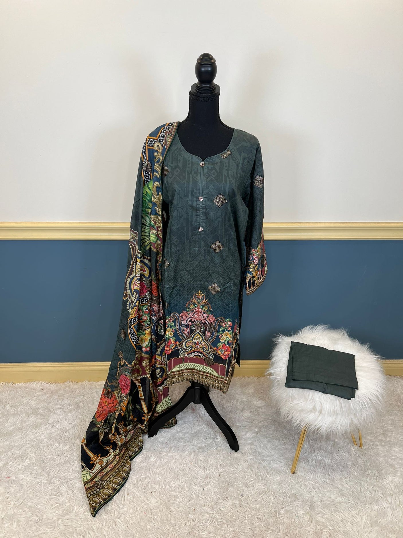 Pakistani Stitched Embroidered lawn Salwar kameez ready to ship