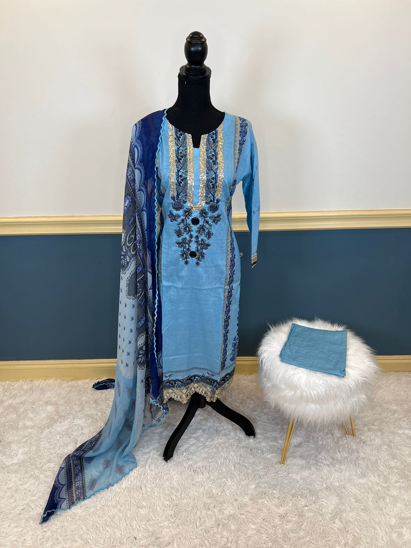 Pakistani Stitched Embroidered lawn Salwar kameez ready to ship