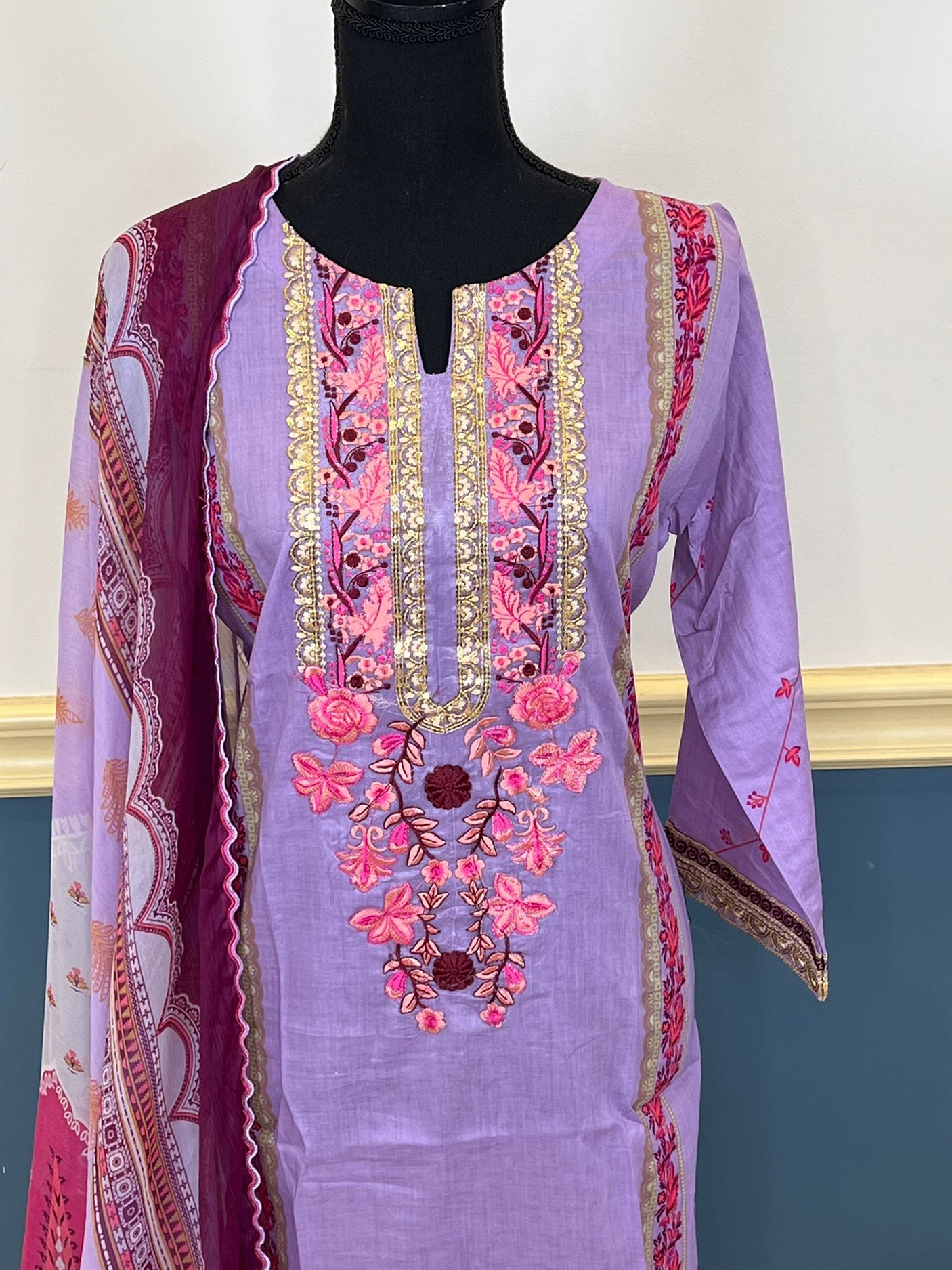 Pakistani Stitched Embroidered lawn Salwar kameez ready to ship