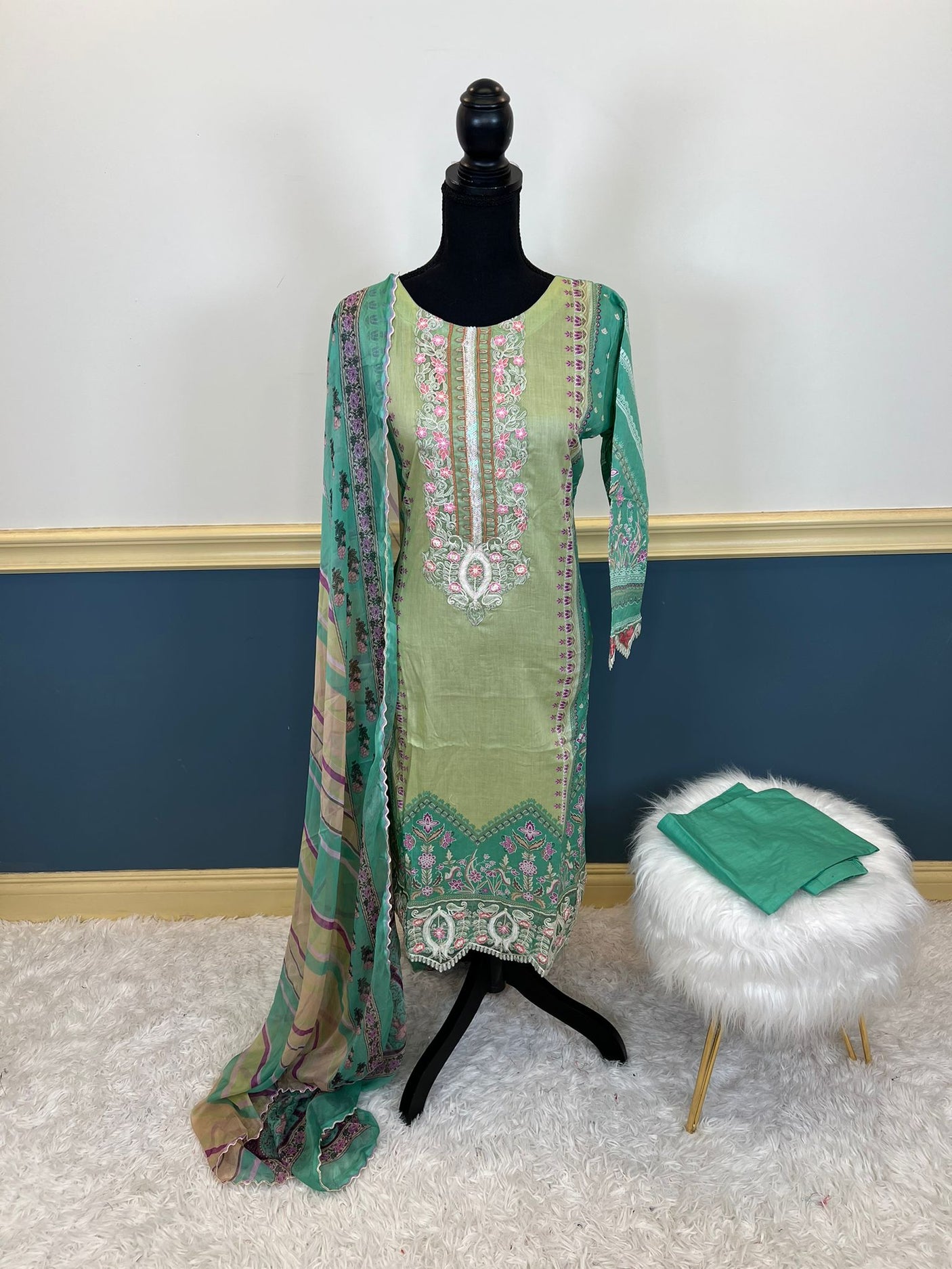 Pakistani Stitched Embroidered lawn Salwar kameez ready to ship