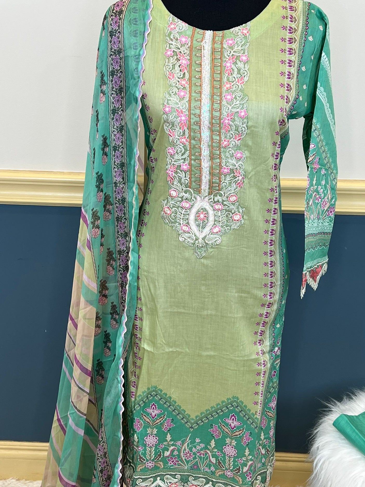 Pakistani Stitched Embroidered lawn Salwar kameez ready to ship