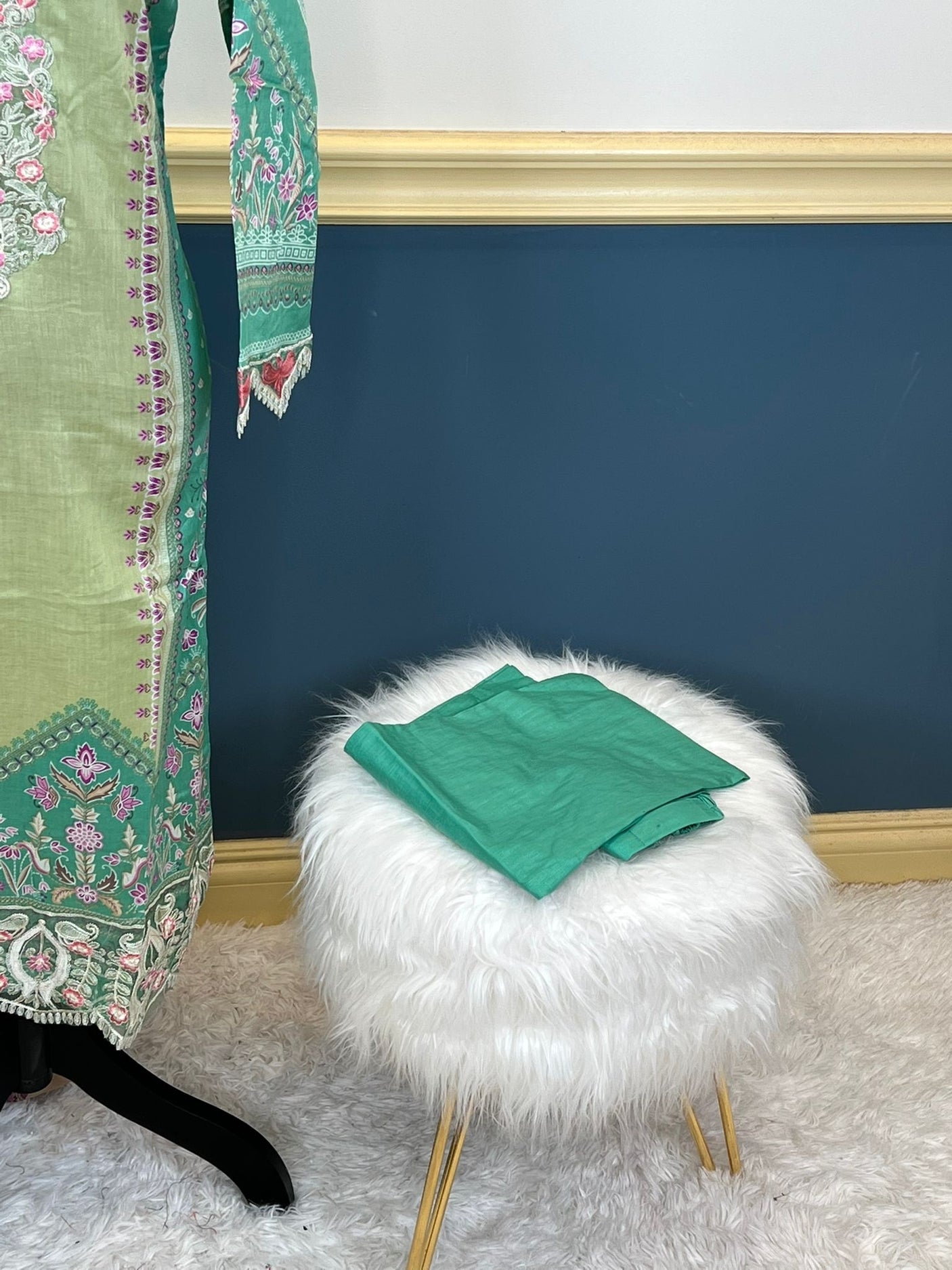 Pakistani Stitched Embroidered lawn Salwar kameez ready to ship