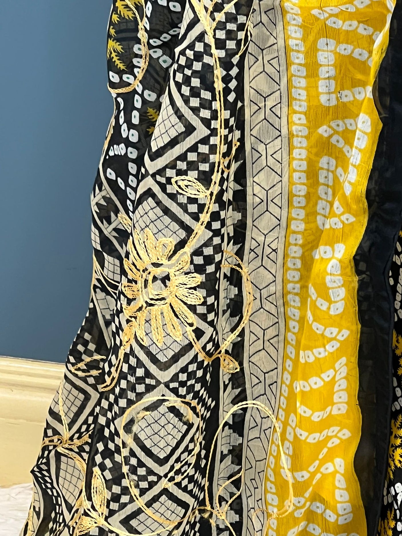 Pakistani Stitched Embroidered lawn Salwar kameez ready to ship