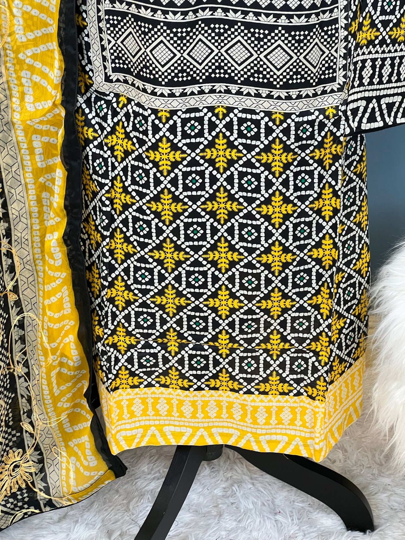 Pakistani Stitched Embroidered lawn Salwar kameez ready to ship