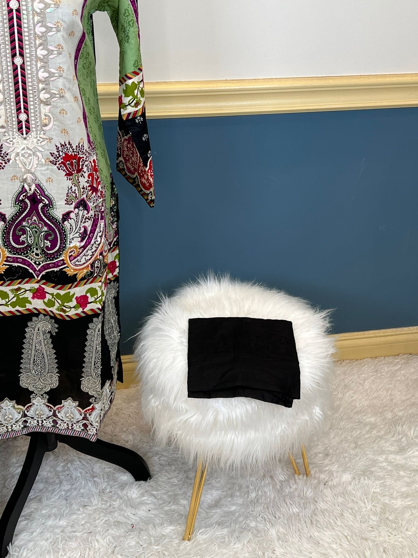 Pakistani Stitched Embroidered lawn Salwar kameez ready to ship