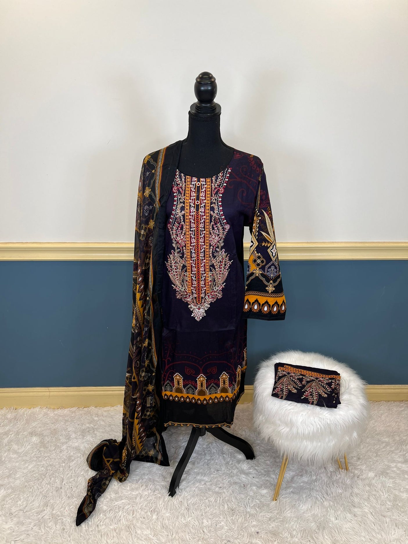 Pakistani Stitched Embroidered lawn Salwar kameez ready to ship